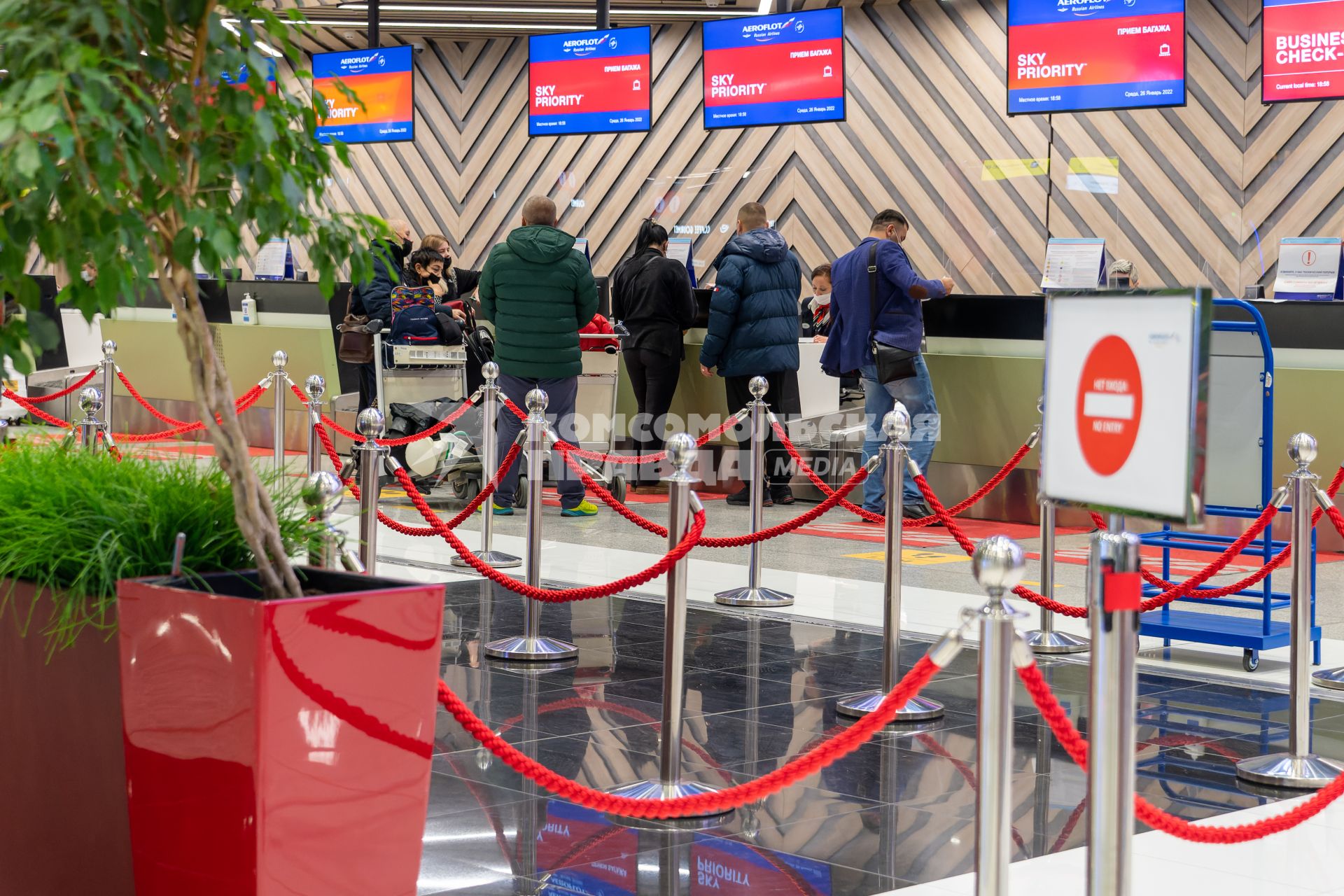 Москва. Ограждения в Международном аэропорту Шереметьево имени А. С. Пушкина.
