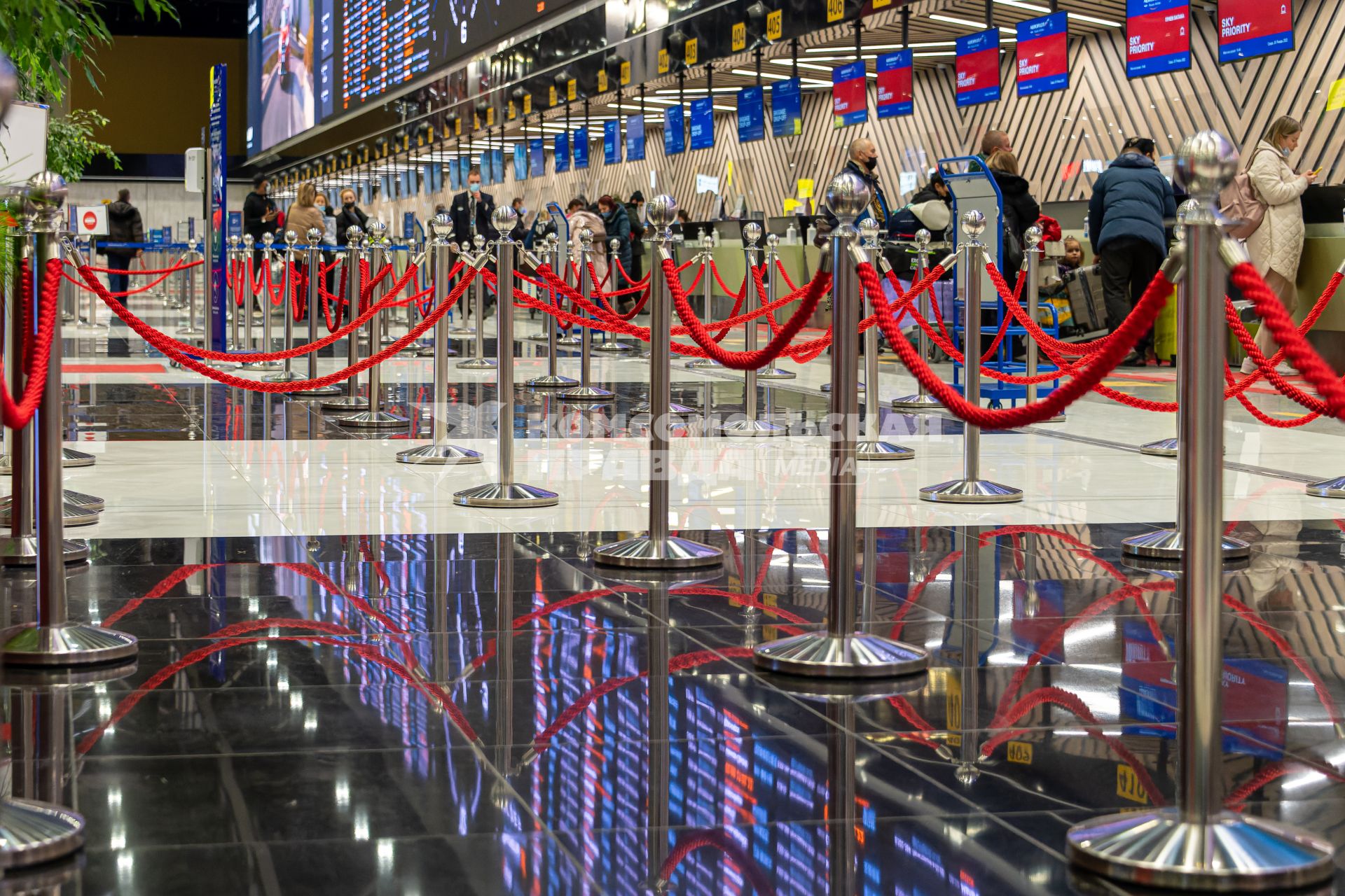 Москва.  Ограждения в Международном аэропорту Шереметьево имени А. С. Пушкина.