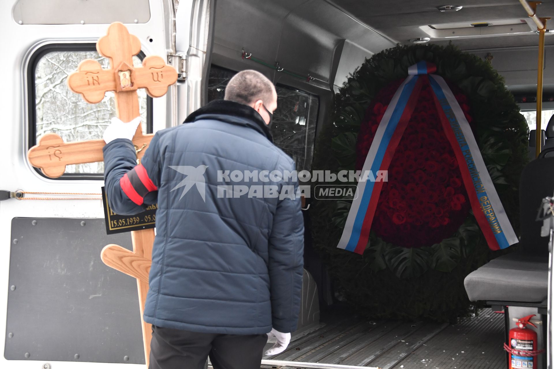 Москва.   Церемония прощания с актером Леонидом Куравлевым в Центральной клинической больнице.