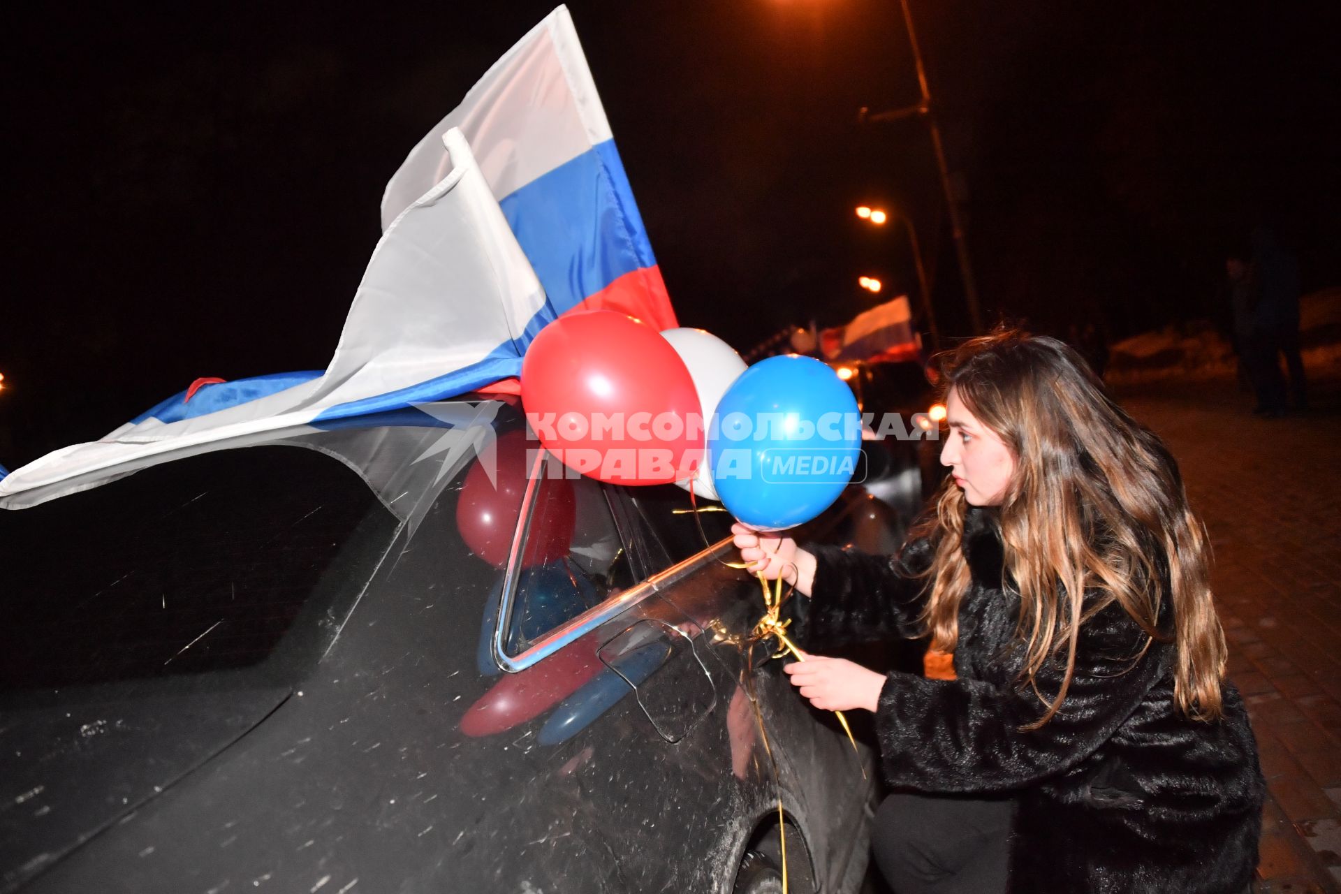 Москва.   Ночной патриотический  автопробег в поддержку ЛНР и ДНР `Своих не бросаем!` прошел в Москве.