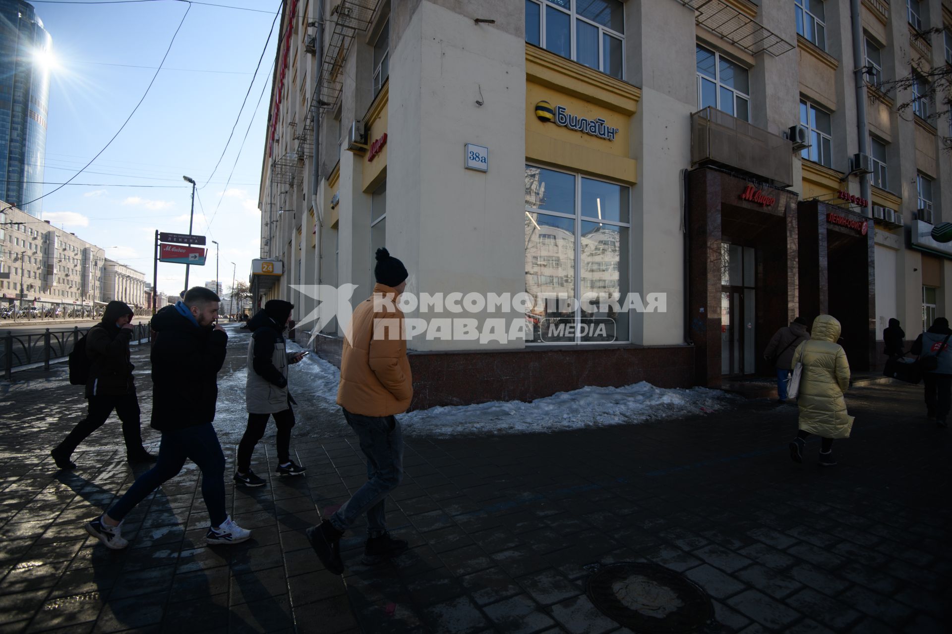 Екатеринбург. Магазин \'Мвидео\'. На фоне войны в Украине и введения санкций против России, возросли цены на электронику, бытовую технику и прочие товары иностранного производства