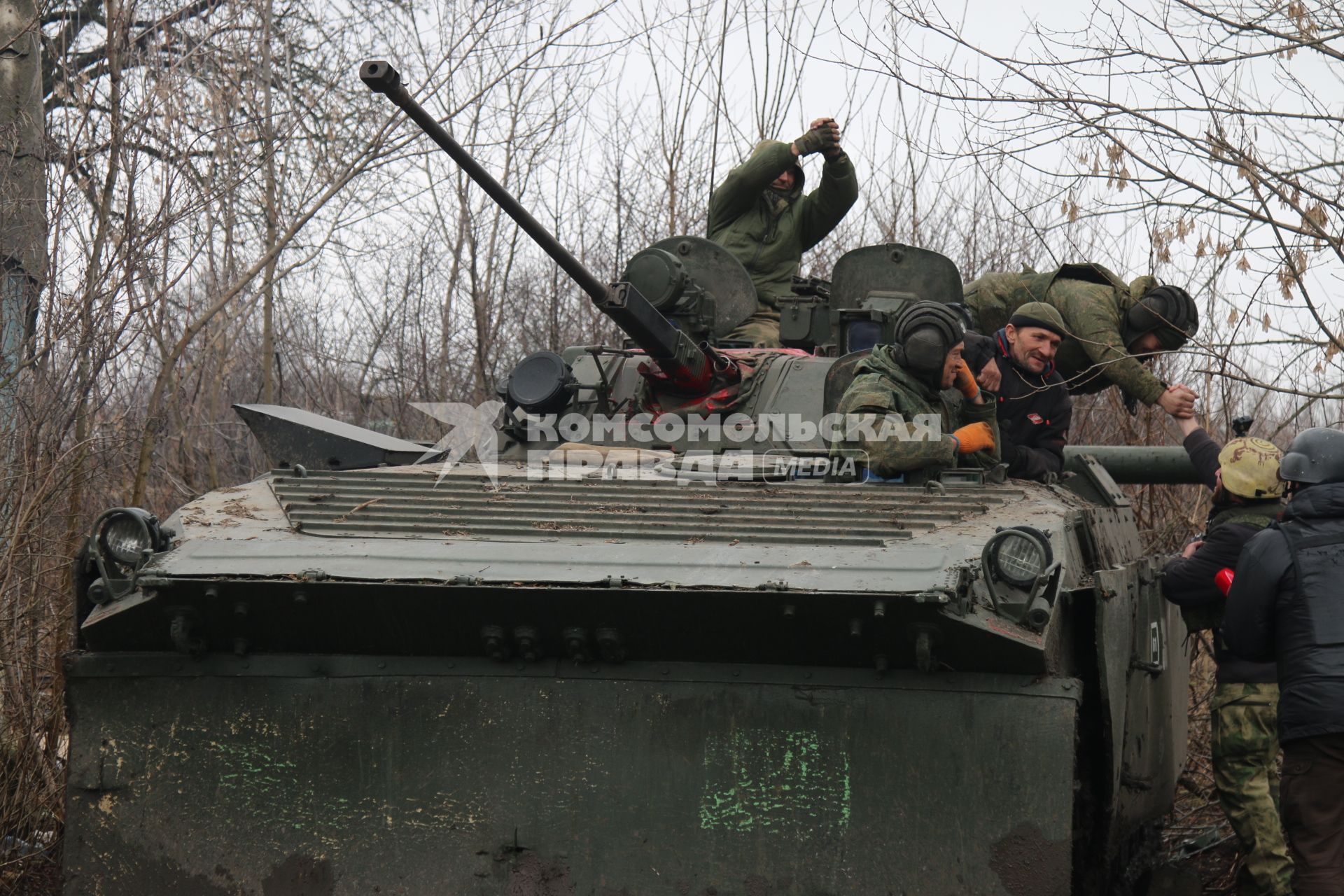 Донецкая область. Военная операции РФ по демилитаризации Украины. Военнослужащие в одном из освобожденных сел перед началом наступления.