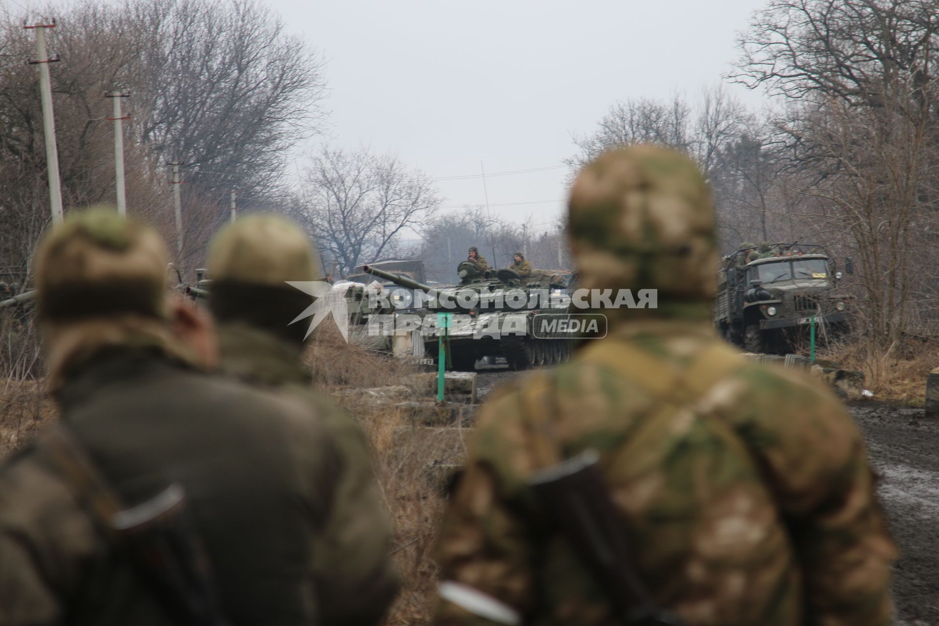 Донецкая область. Военная операции РФ по демилитаризации Украины. Колонна военной техники в одном из освобожденных сел перед началом наступления.