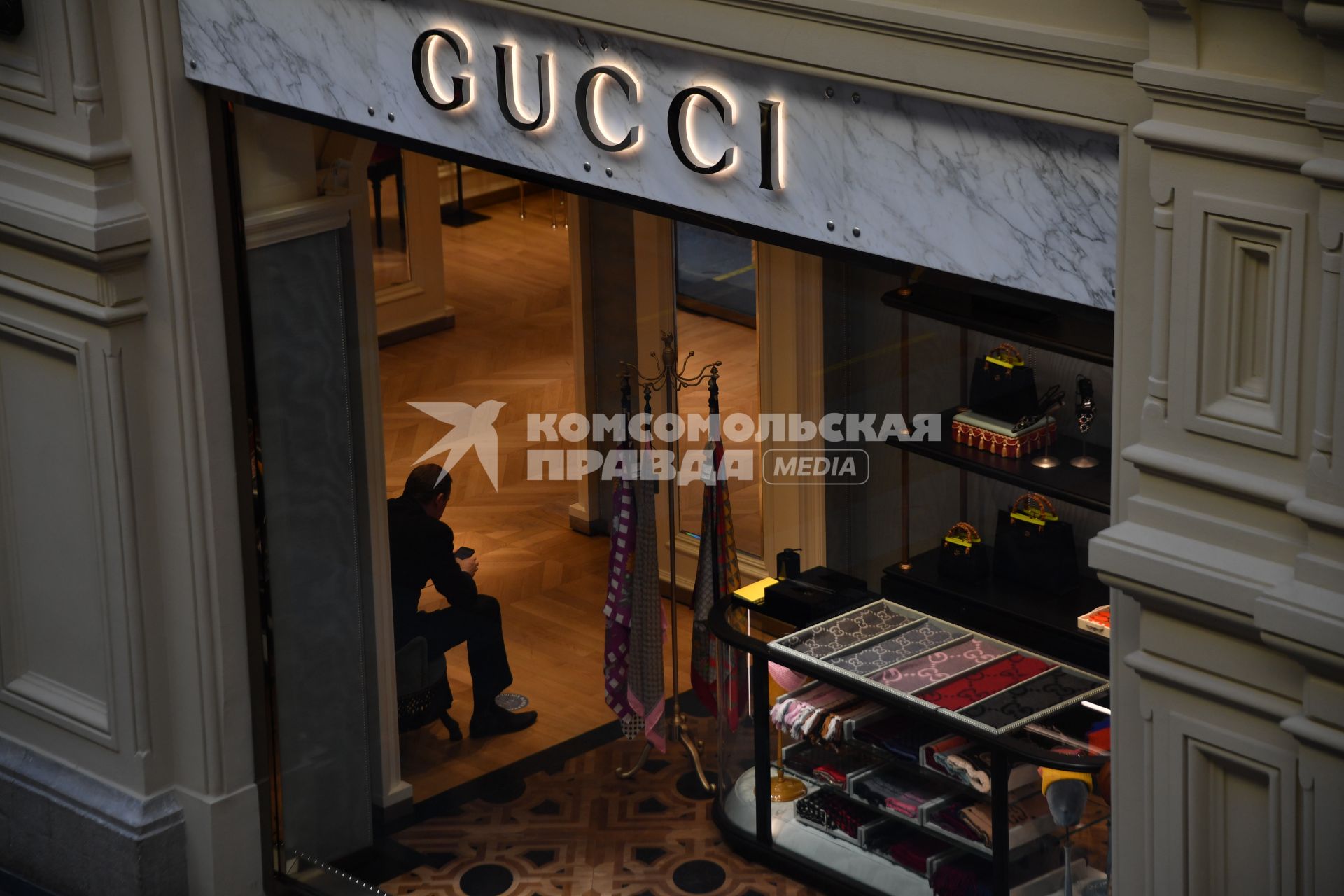 Москва. Закрытый бутик Gucci в ГУМе. Gucci приостановил продажи в России из-за военной спецоперации РФ на Украине.