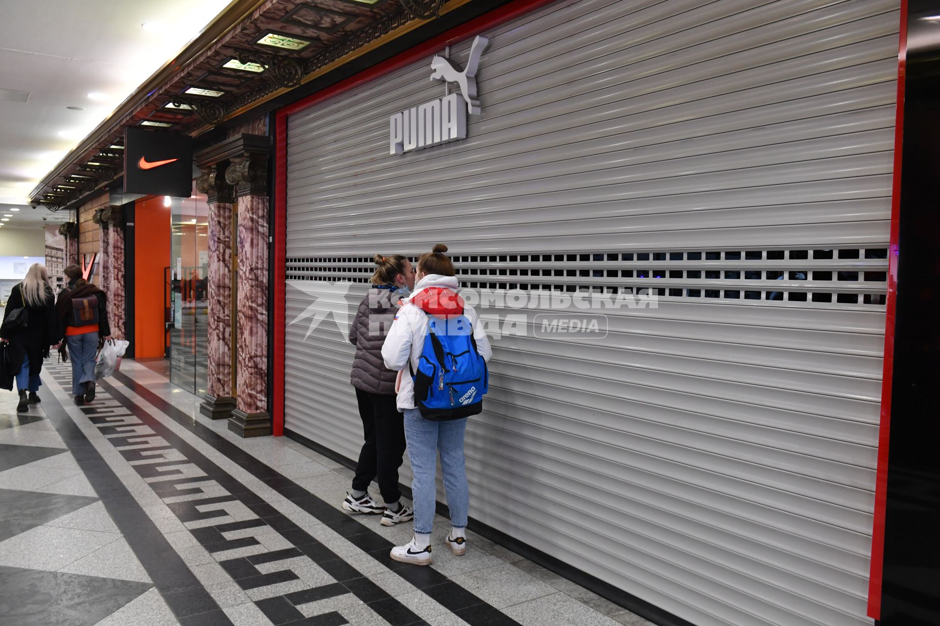 Москва. Закрытый магазин Puma в ТЦ. Puma приостановила продажи в России из-за военной спецоперации РФ на Украине.