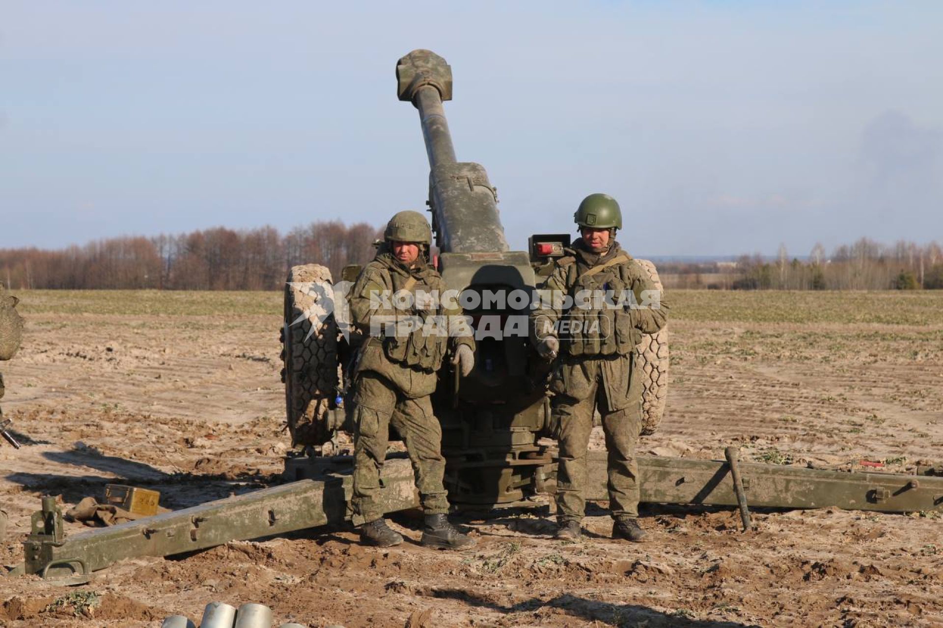 Киевская область. Вышгородский район. Военная операции РФ по демилитаризации Украины. Российские десантники ведут огонь по позициям ВСУ.