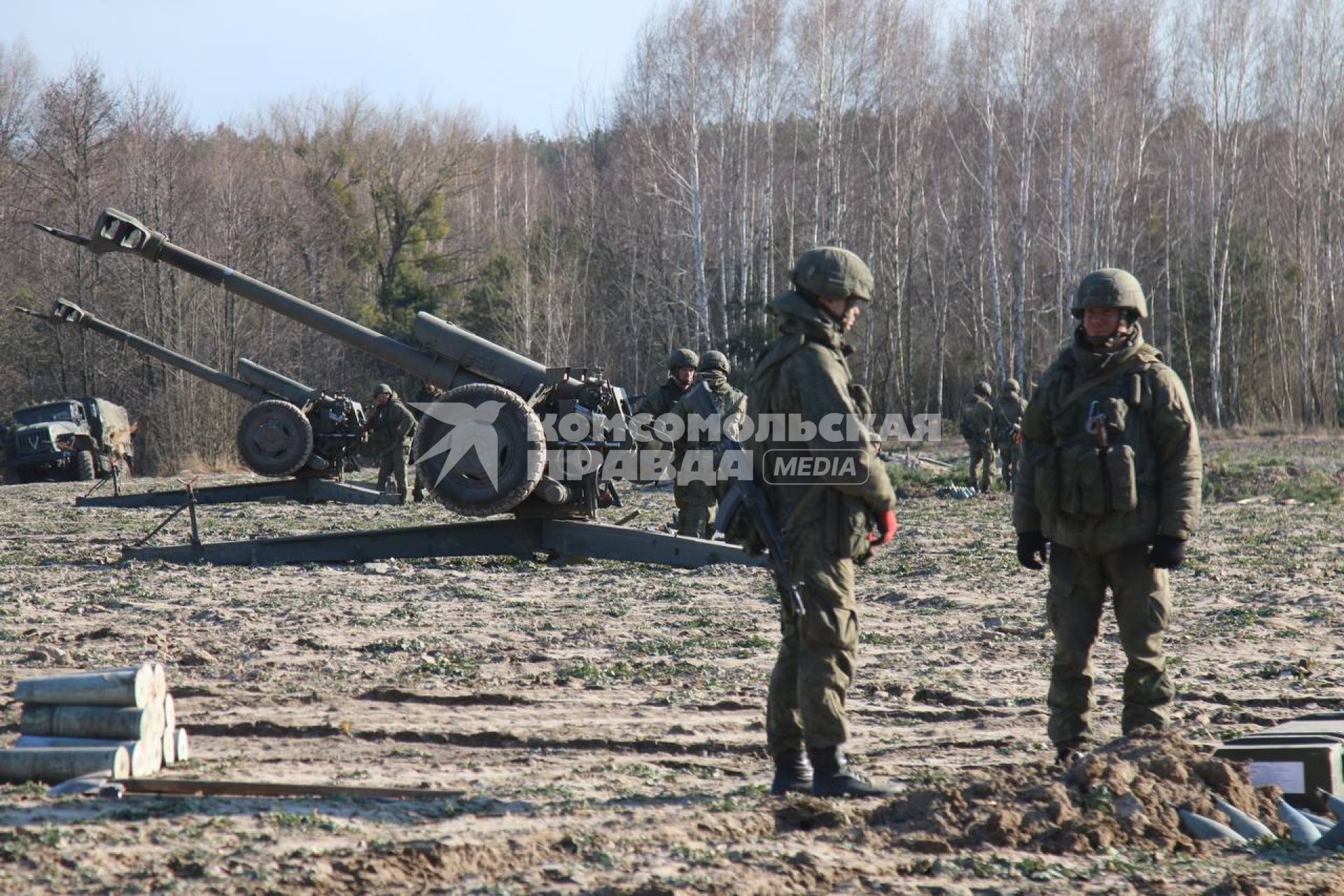 Киевская область. Вышгородский район. Военная операции РФ по демилитаризации Украины. Российские десантники ведут огонь по позициям ВСУ.