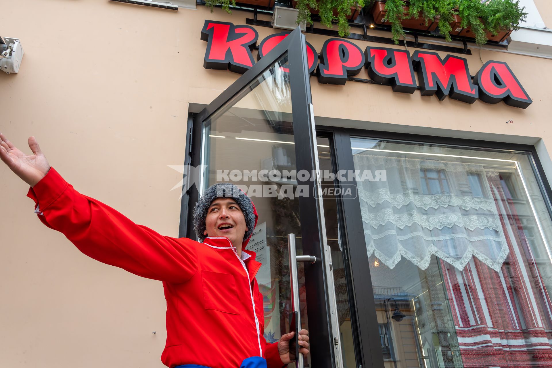 Москва. Ресторан сети `Корчма Тарас Бульба` .