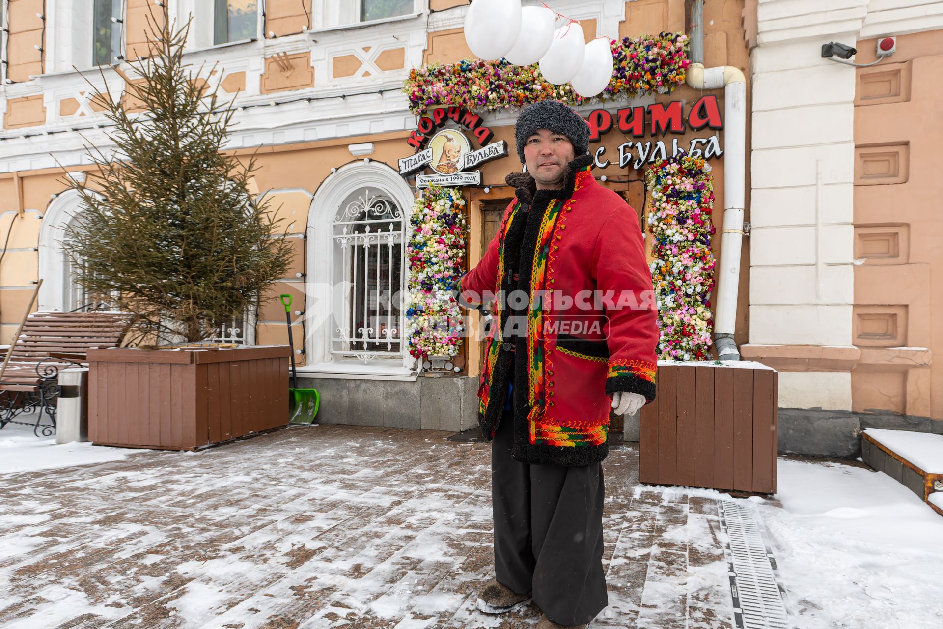 Москва. Ресторан сети `Корчма Тарас Бульба` в Большом Левшинском переулке.