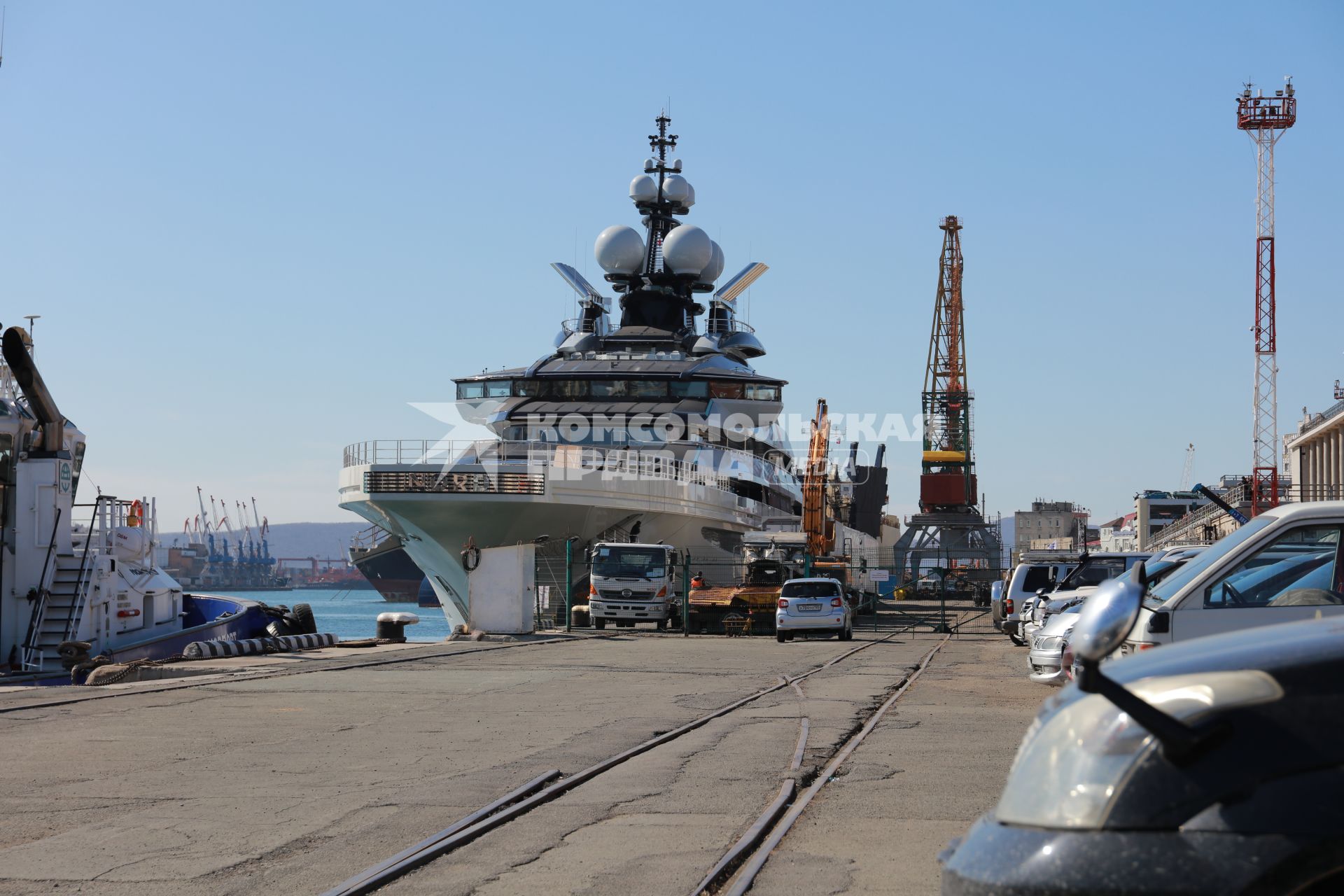 Владивосток. Яхта Nord олигарха Алексея Мордашова   прибыла во Владивосток и пришвартовалась на Морском вокзале города. Яхта экстренно покинула порт Виктория на Сейшелах из-за наложенных на миллиардера санкций.