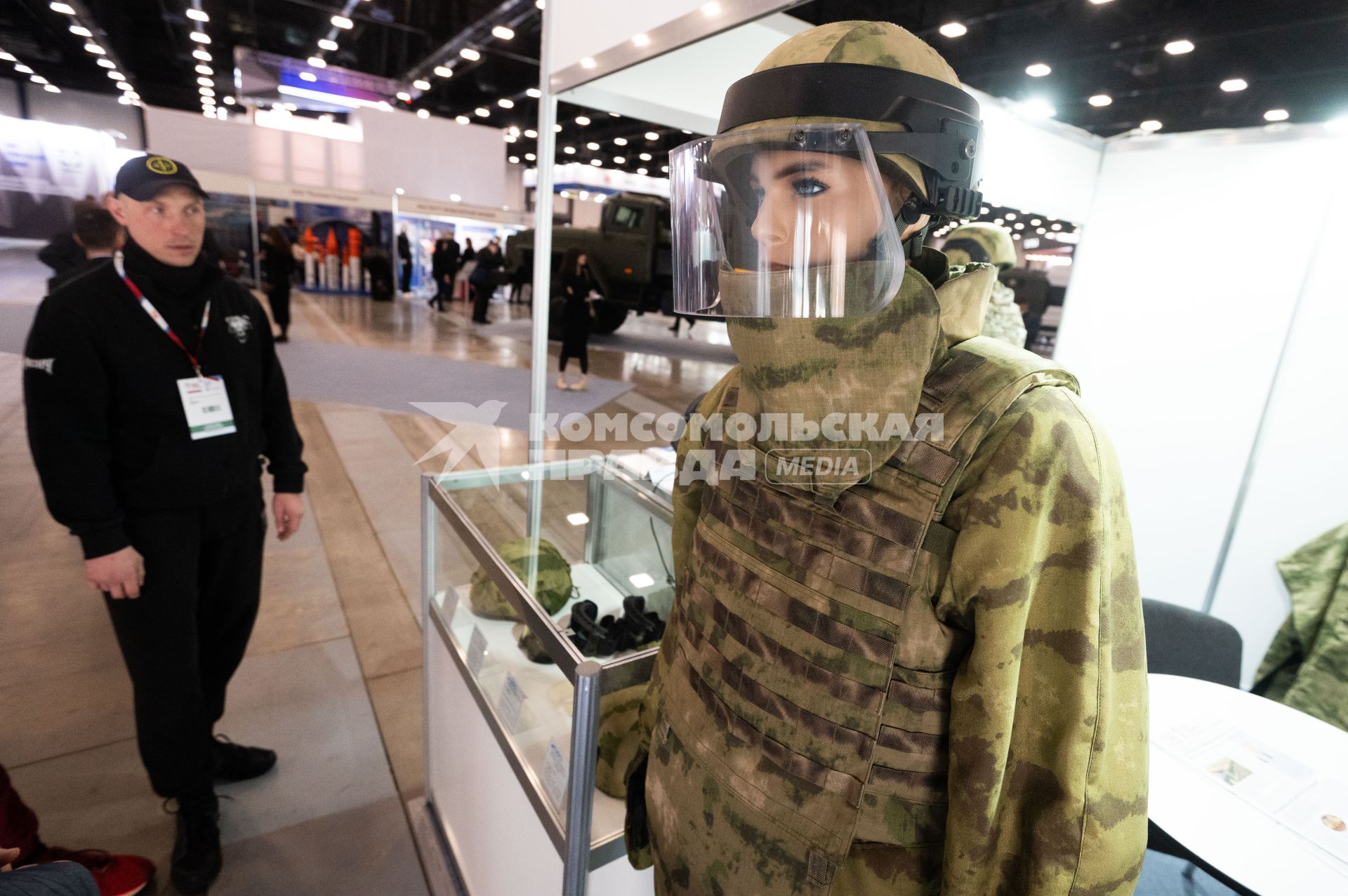 Санкт-Петербург. Манекен в военной форме на Международной выставке передовых технологий обеспечения безопасности личности, общества и государства `Экспотехностраж-2022` в КВЦ `Экспофорум`.