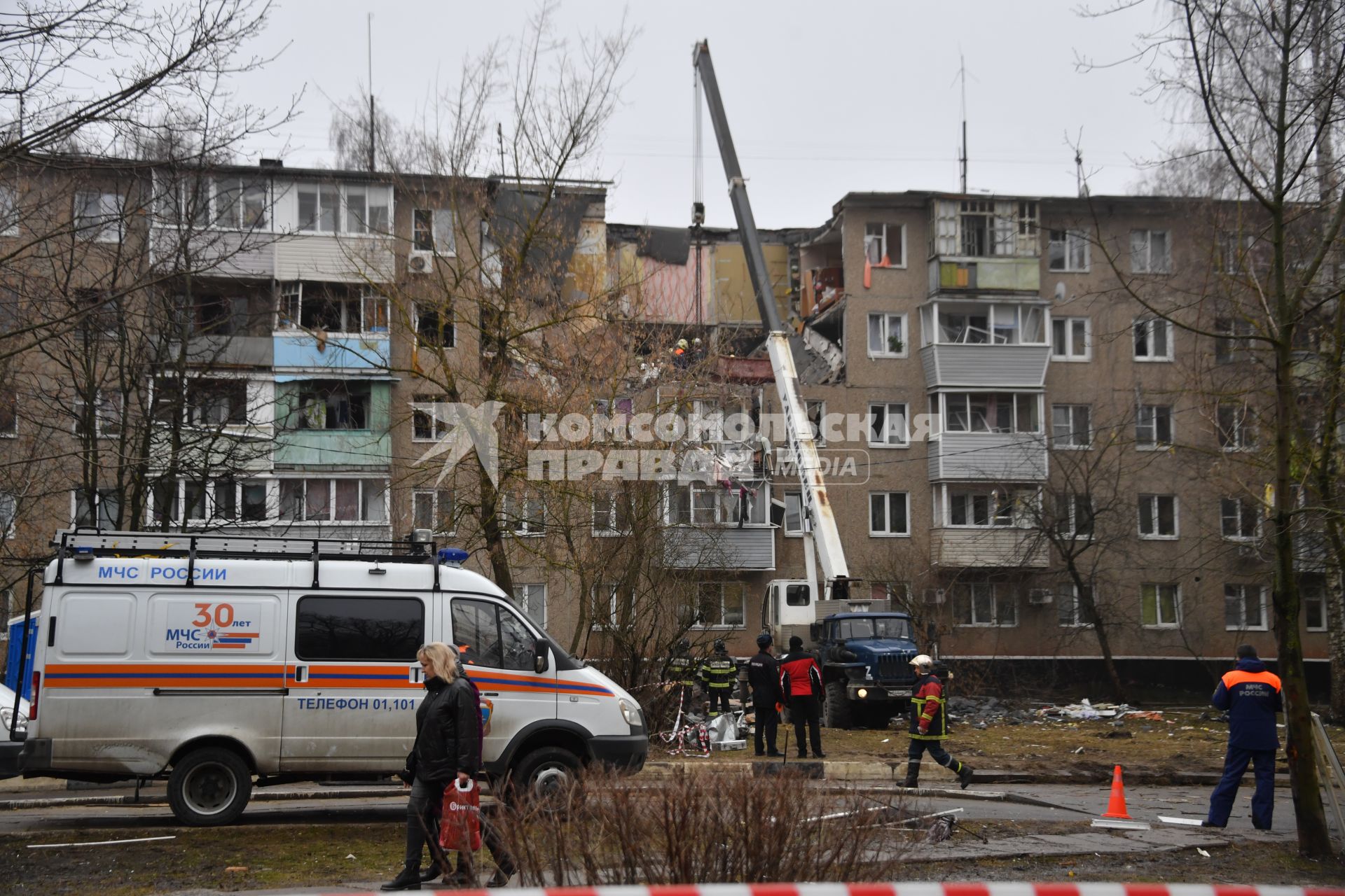 Московская область. Ступино. Разбор завалов на месте взрыва газа в жилом доме.