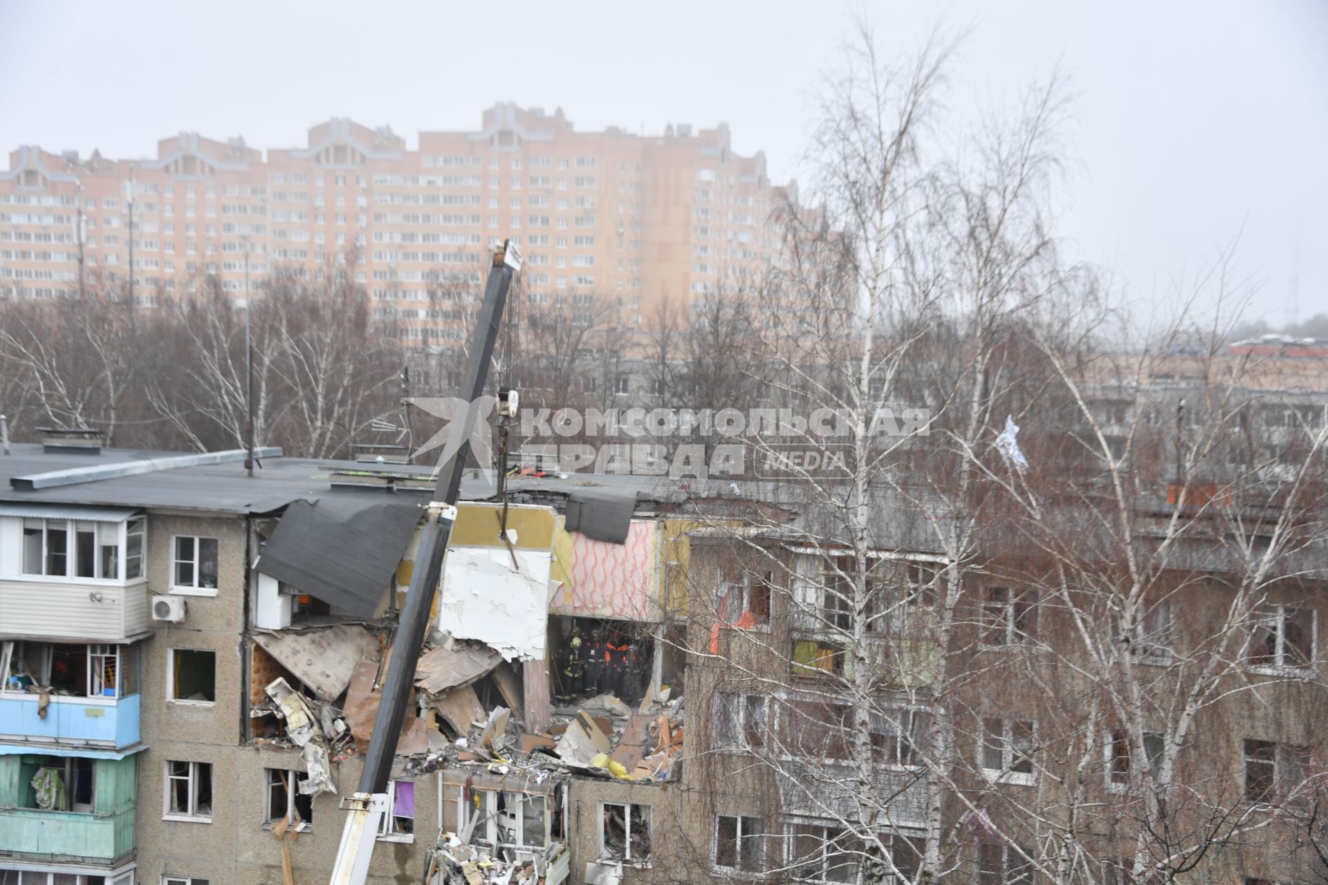 Московская область. Ступино. Разбор завалов на месте взрыва газа в жилом доме.