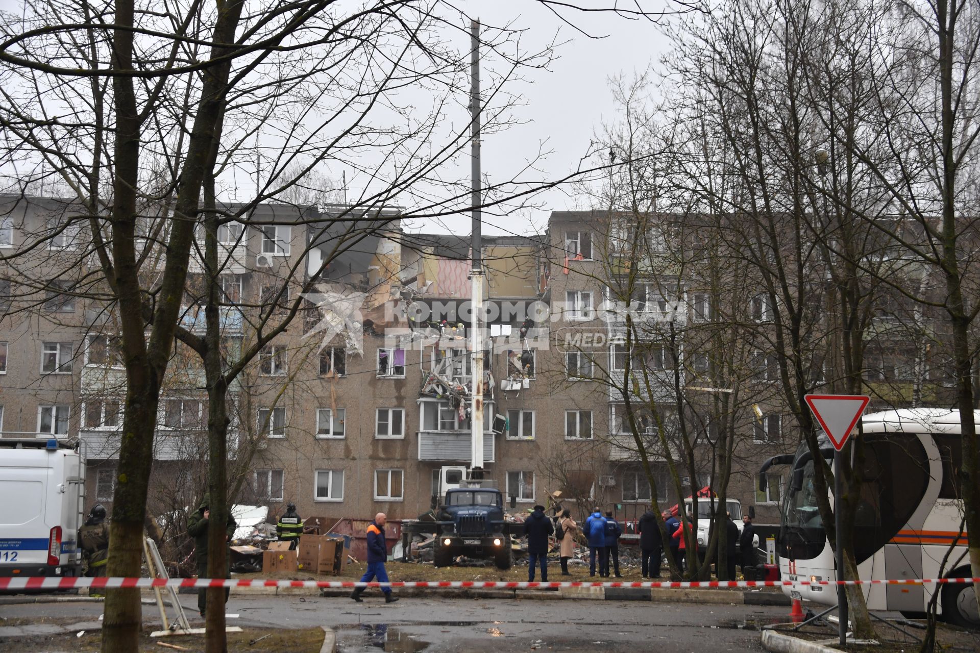 Московская область. Ступино. Разбор завалов на месте взрыва газа в жилом доме.