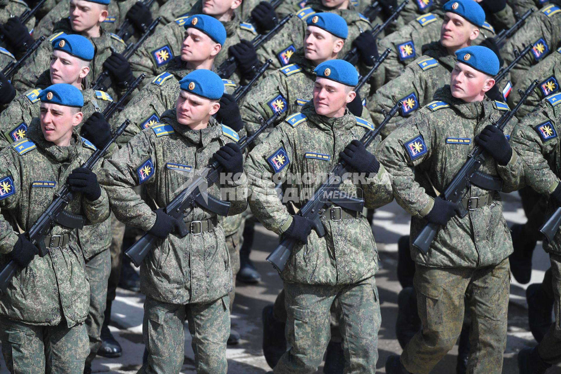 Московская область. Алабино. Курсанты Военно-воздушной академии имени Н. Е. Жуковского и Ю. А. Гагарина  на репетиции военного парада, приуроченного к 77-летию Победы в Великой Отечественной войне.