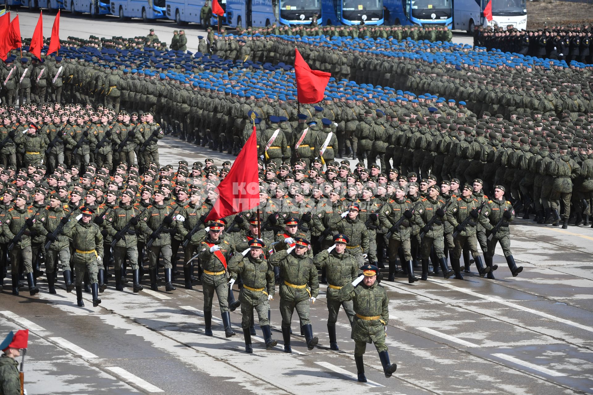 Московская область. Алабино. Военнослужащие  на репетиции военного парада, приуроченного к 77-летию Победы в Великой Отечественной войне.