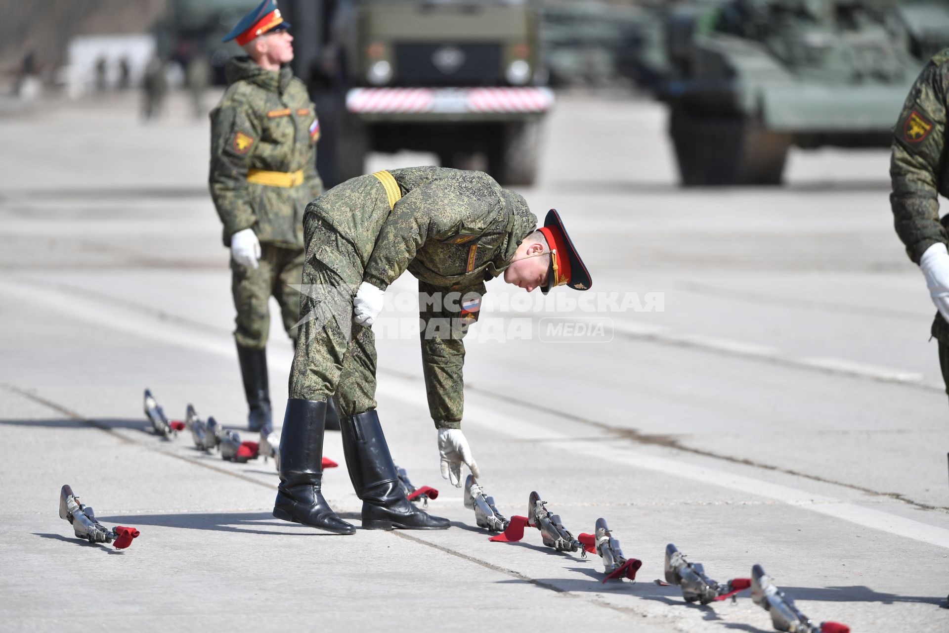 Московская область. Алабино. Военнослужащие   на репетиции военного парада, приуроченного к 77-летию Победы в Великой Отечественной войне.