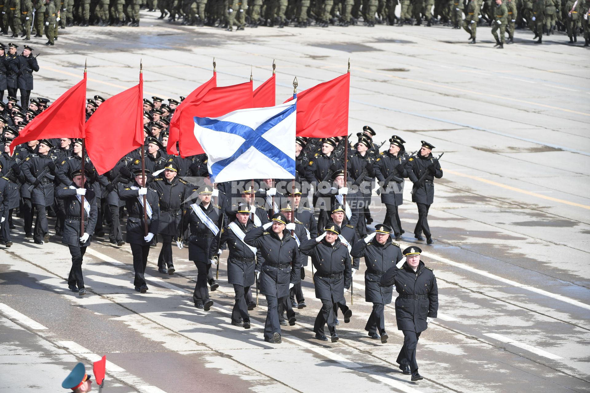 Московская область. Алабино. Курсанты Черноморского высшего военно-морского училища  на репетиции военного парада, приуроченного к 77-летию Победы в Великой Отечественной войне.