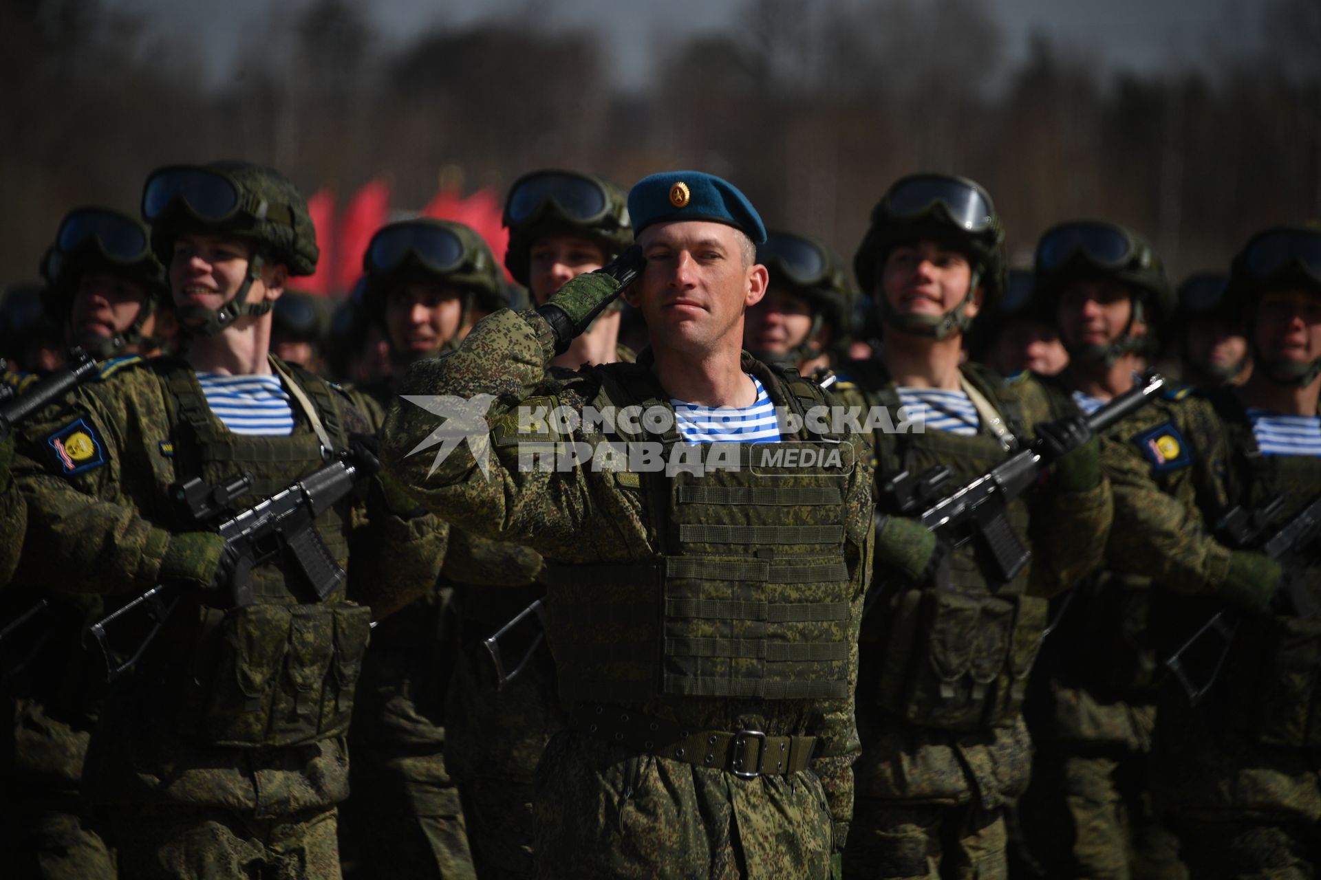 Московская область. Алабино. Военнослужащие  на репетиции военного парада, приуроченного к 77-летию Победы в Великой Отечественной войне.