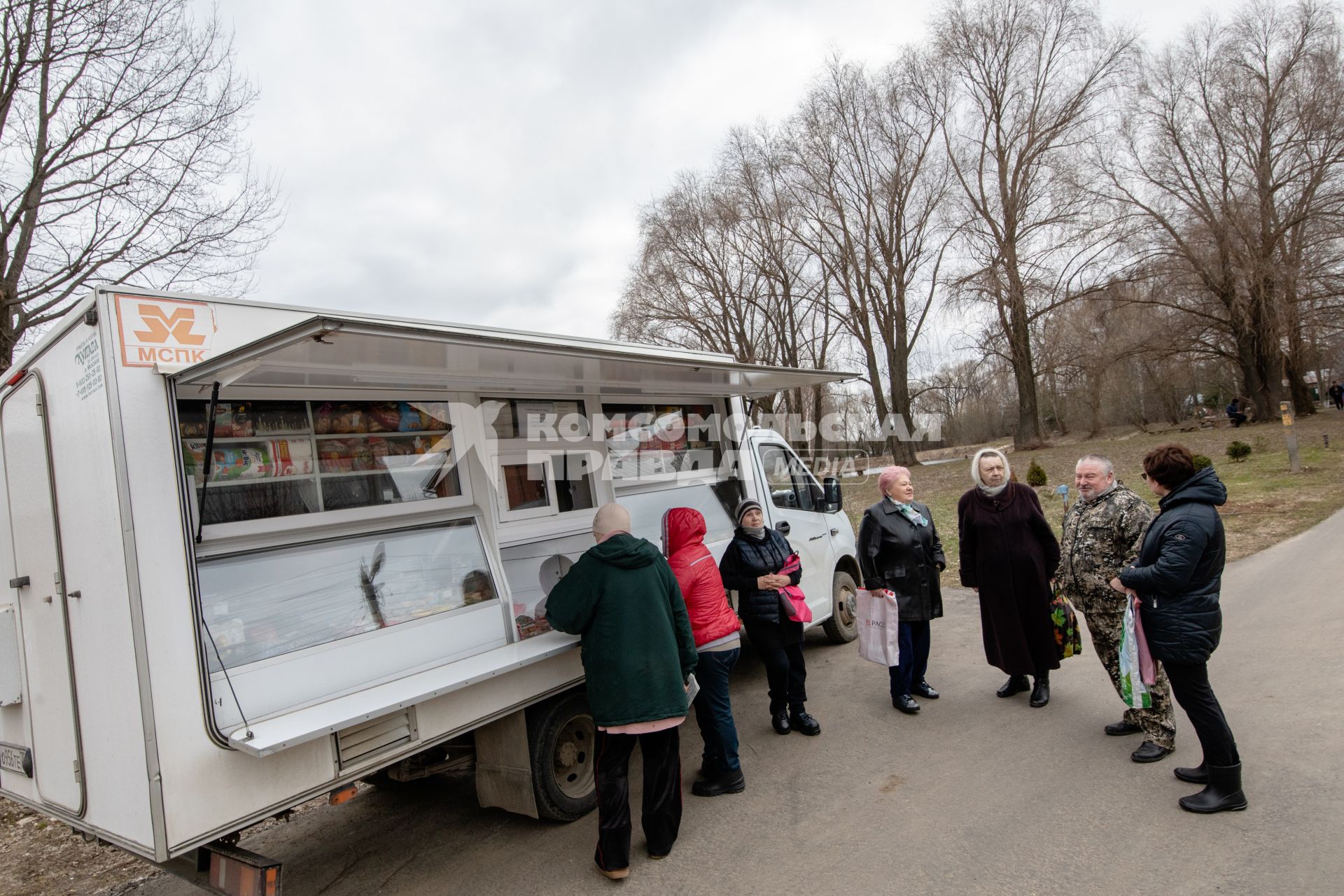 Московская область. Работа автолавки в селах Домодедовского городского округа.