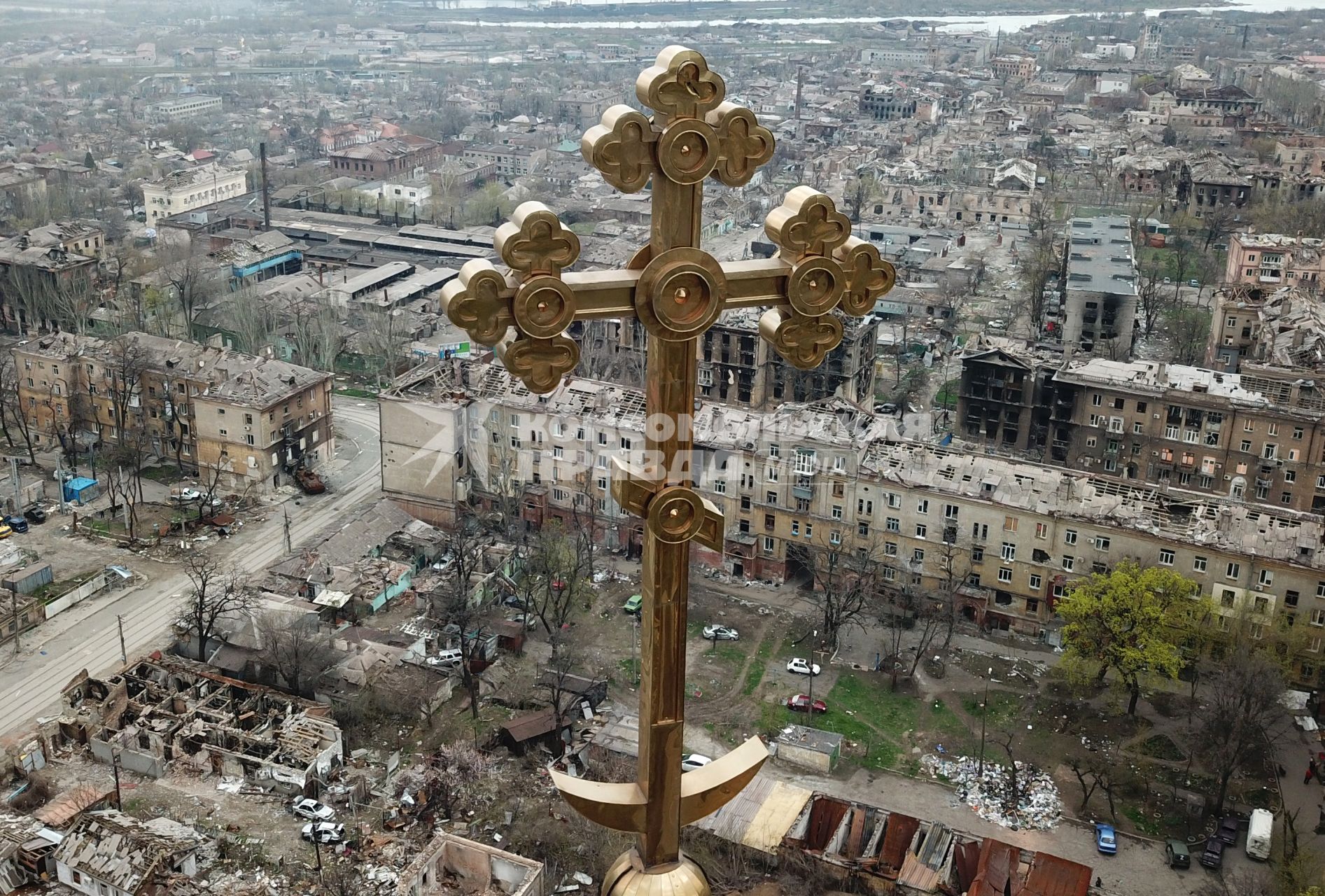 Донецкая область. г.Мариуполь. Вид разрушенного города с высоты.