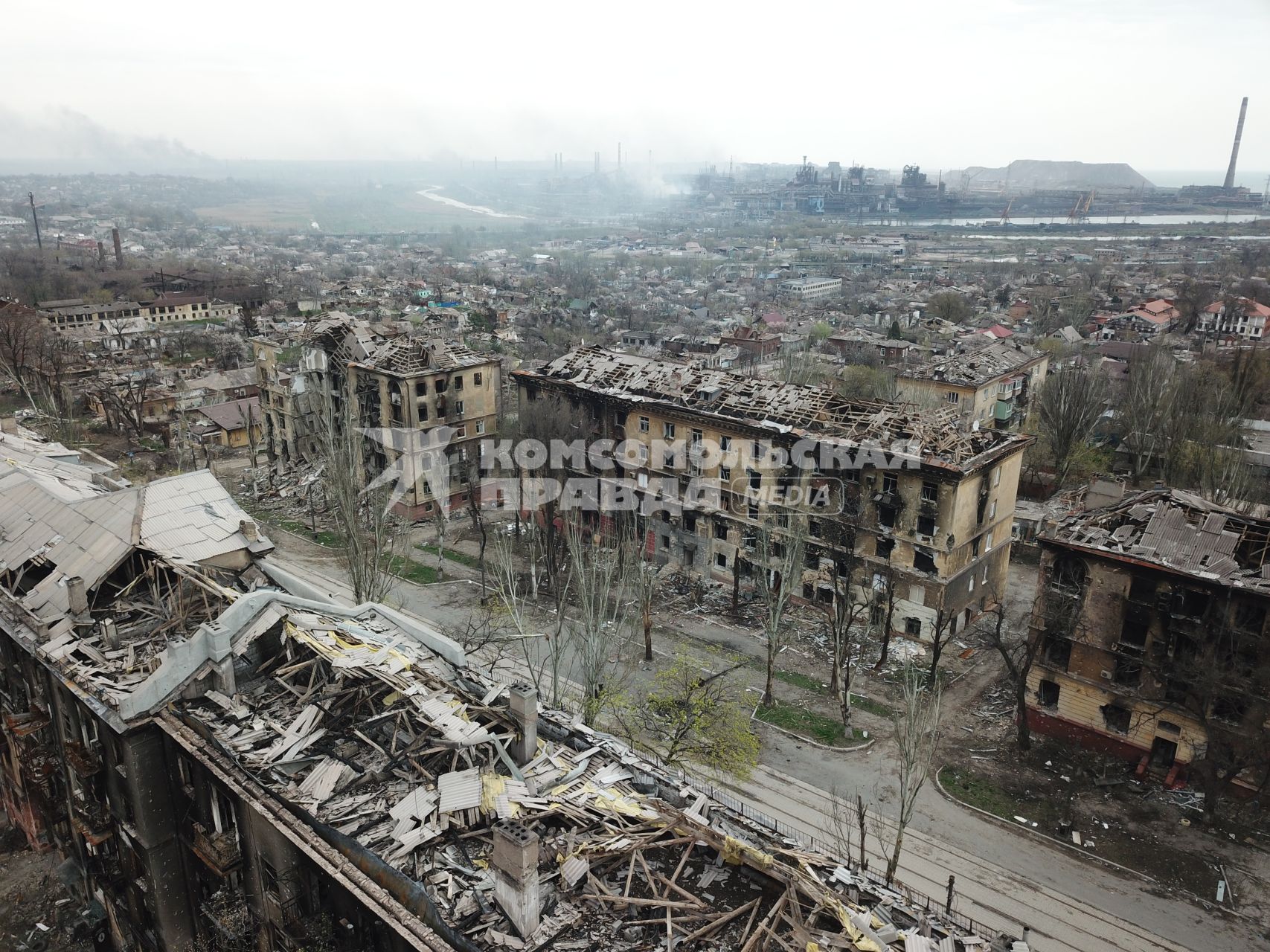 Донецкая область. г.Мариуполь. Вид разрушенного города с высоты.