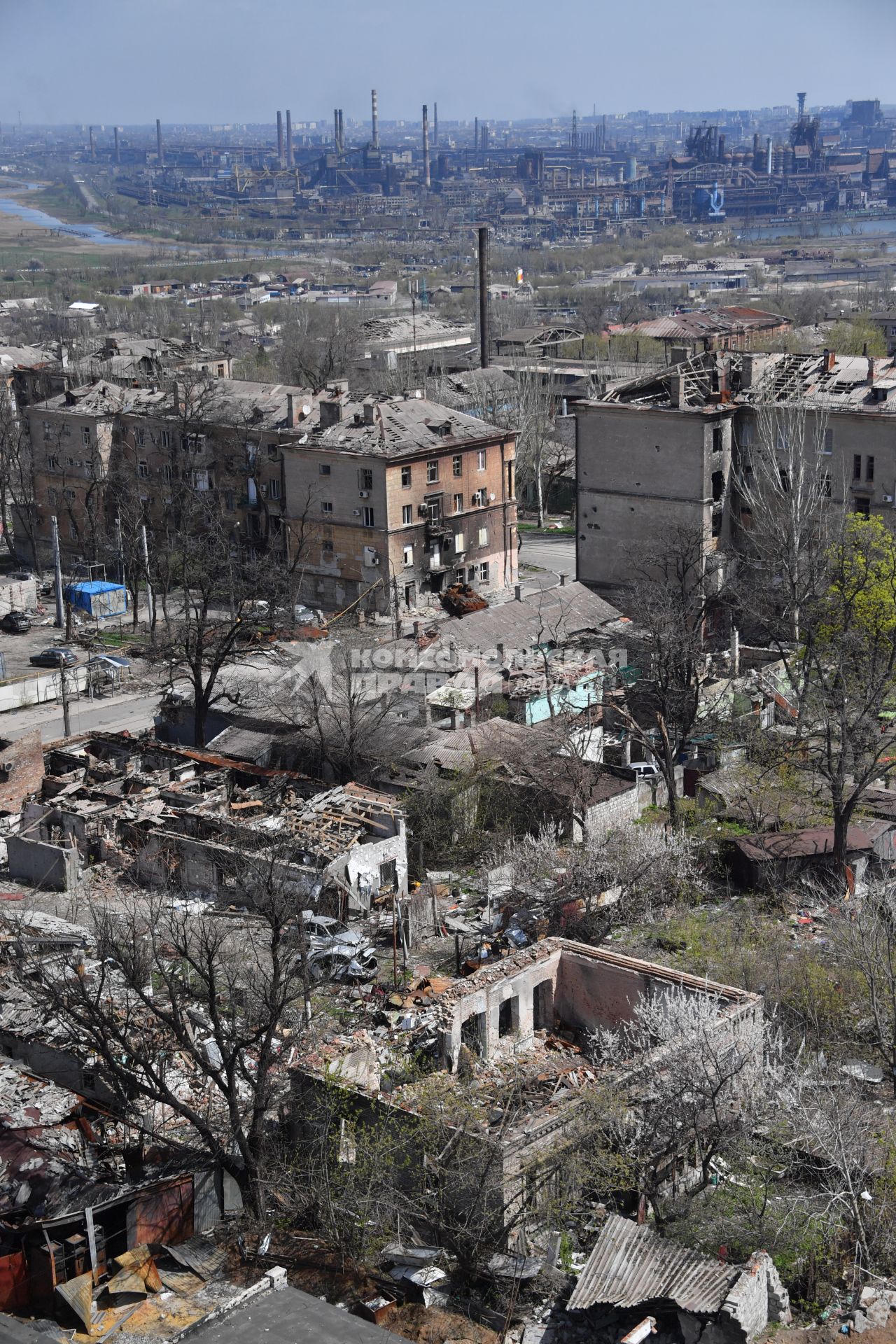 Мариуполь, Донецкая народная республика. Вид на разрушенный город сверху.