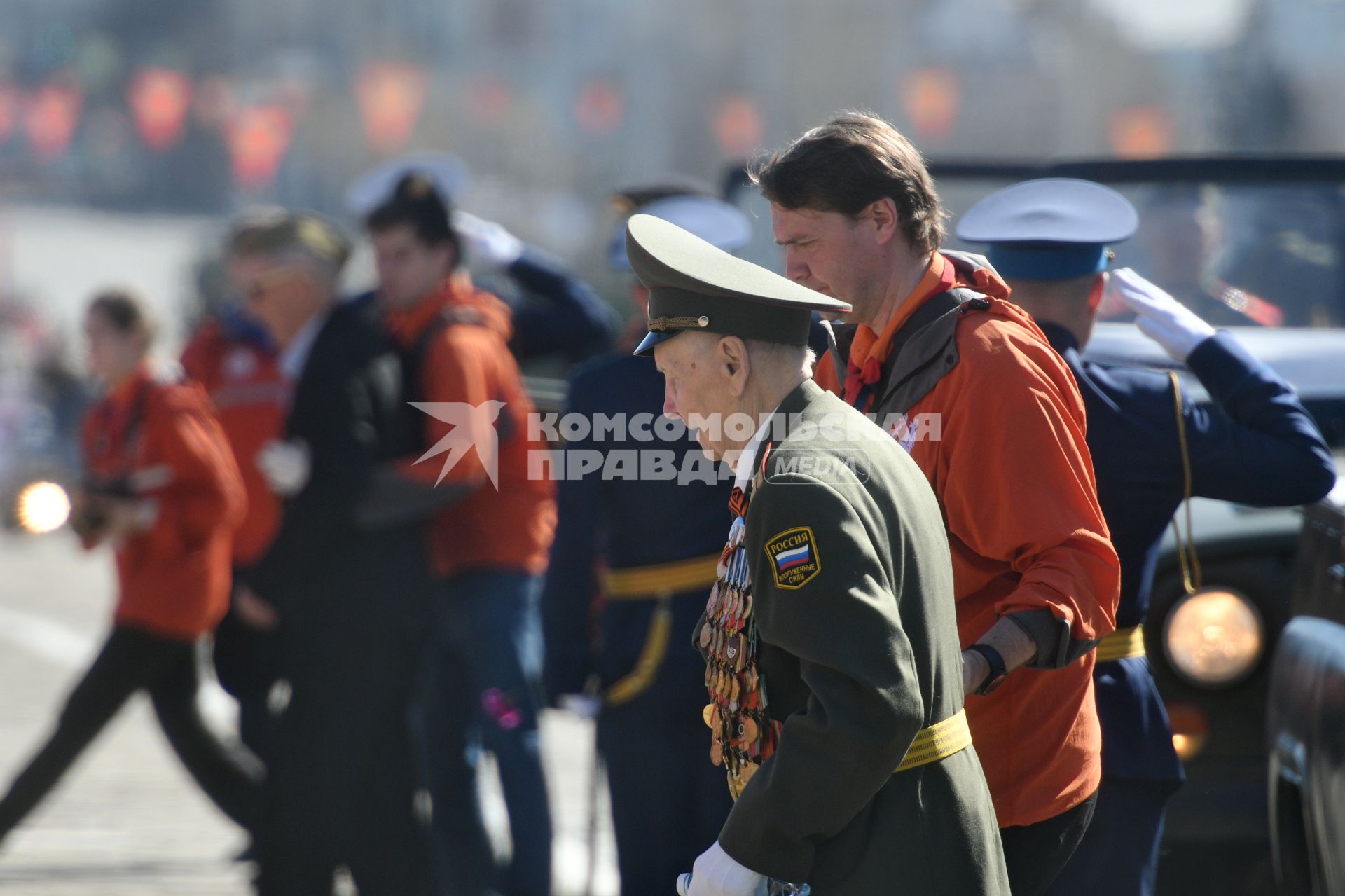 Екатеринбург. Во время военного парада в честь 77-й годовщины Победы в Великой Отечественной войне