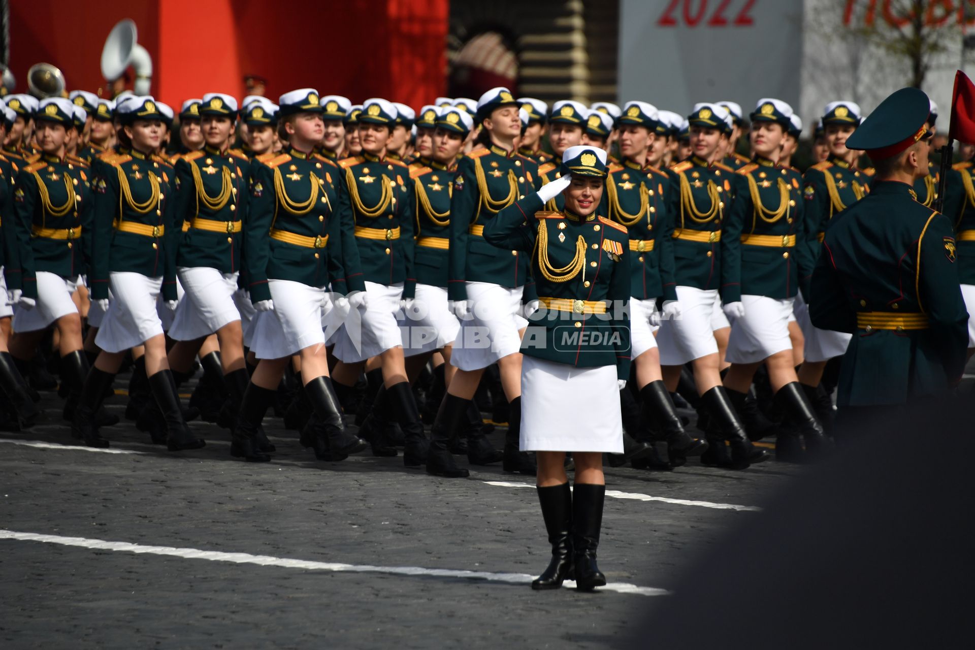 Москва. Парадный расчет женщин-военнослужащих во время генеральной репетиции парада на Красной площади, посвященного 77-й годовщине Победы в Великой Отечественной войне.