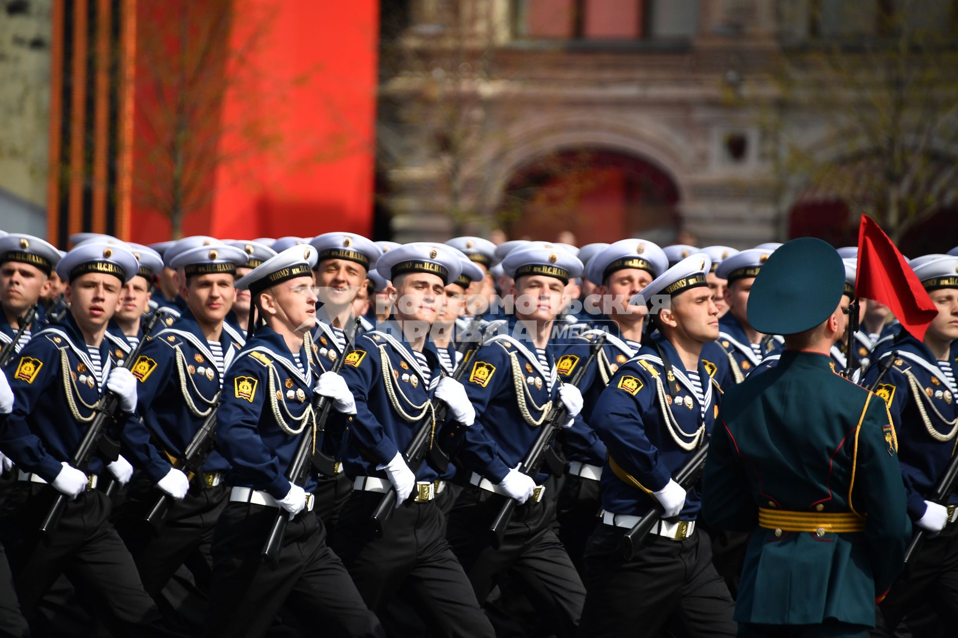 Москва. Курсанты Военно-морской академии имени адмирала флота Советского Союза Н. Г. Кузнецова во время генеральной репетиции парада на Красной площади, посвященного 77-й годовщине Победы в Великой Отечественной войне.