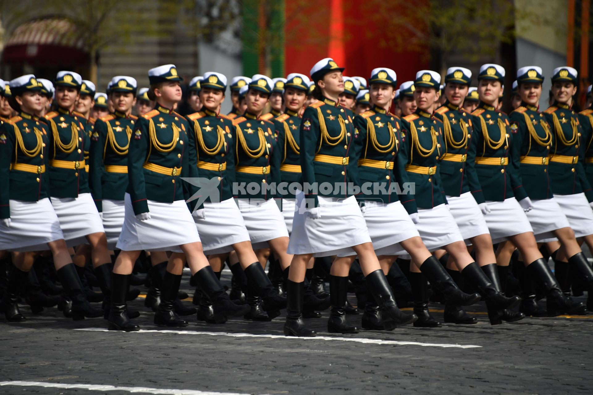 Москва. Парадный расчет женщин-военнослужащих во время генеральной репетиции парада на Красной площади, посвященного 77-й годовщине Победы в Великой Отечественной войне.