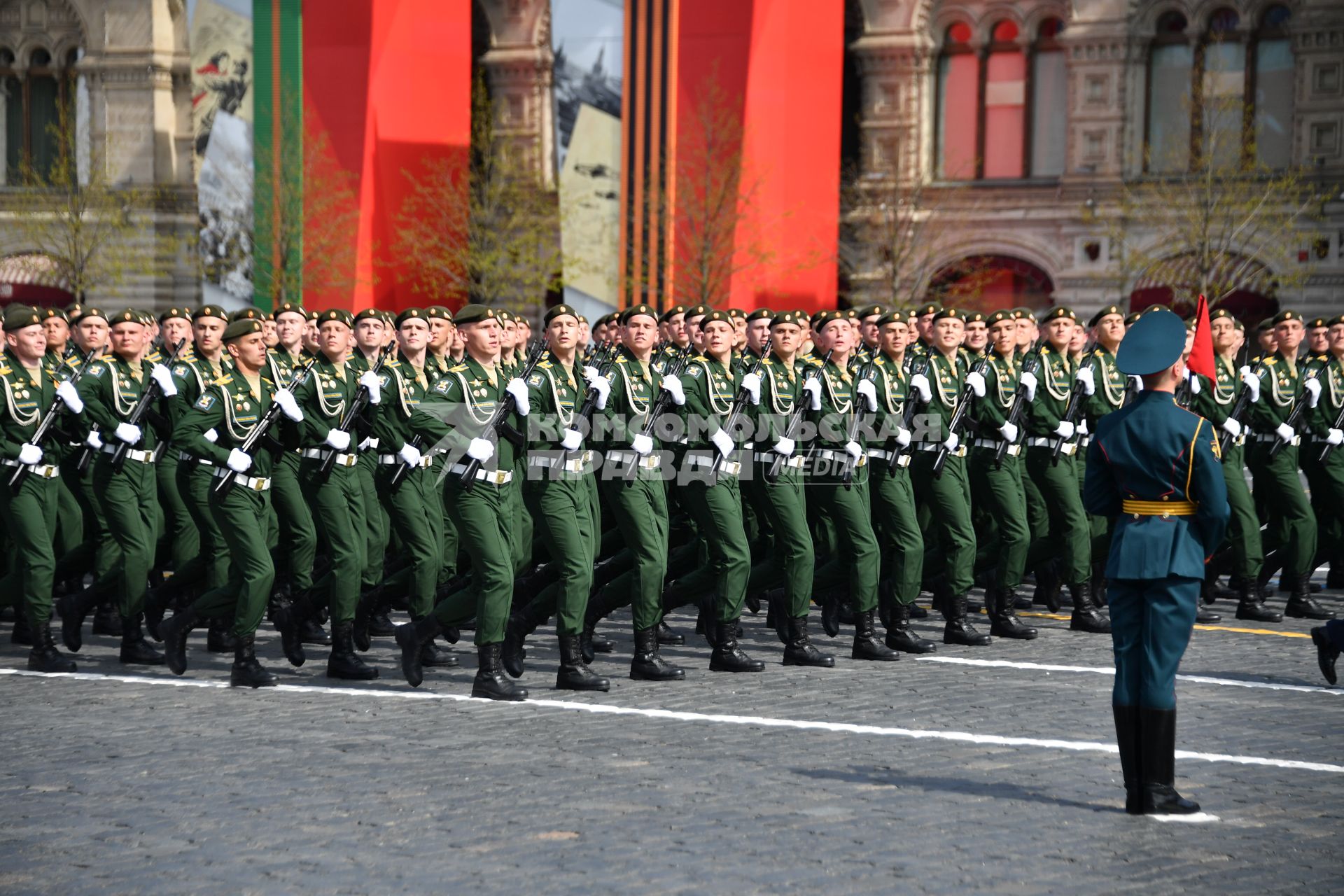 Москва. Военнослужащие парадных расчетов во время генеральной репетиции парада на Красной площади, посвященного 77-й годовщине Победы в Великой Отечественной войне.