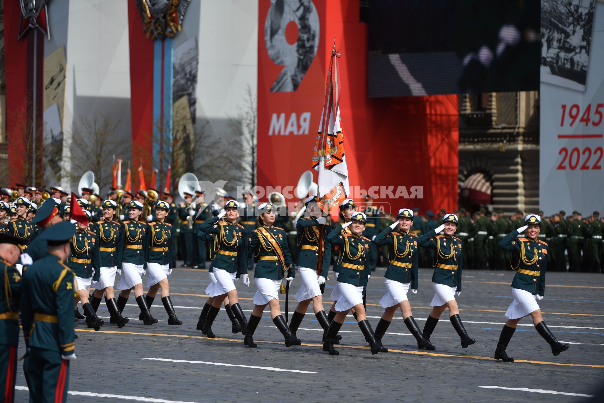 Москва. Парадный расчет женщин-военнослужащих во время генеральной репетиции парада на Красной площади, посвященного 77-й годовщине Победы в Великой Отечественной войне.