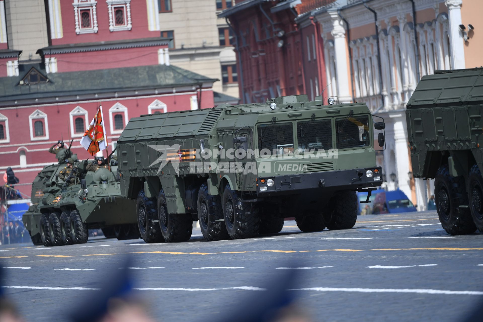 Москва. Оперативно-тактический ракетный комплекс (ОТРК) `Искандер-М` во время генеральной репетиции парада на Красной площади, посвященного 77-й годовщине Победы в Великой Отечественной войне.