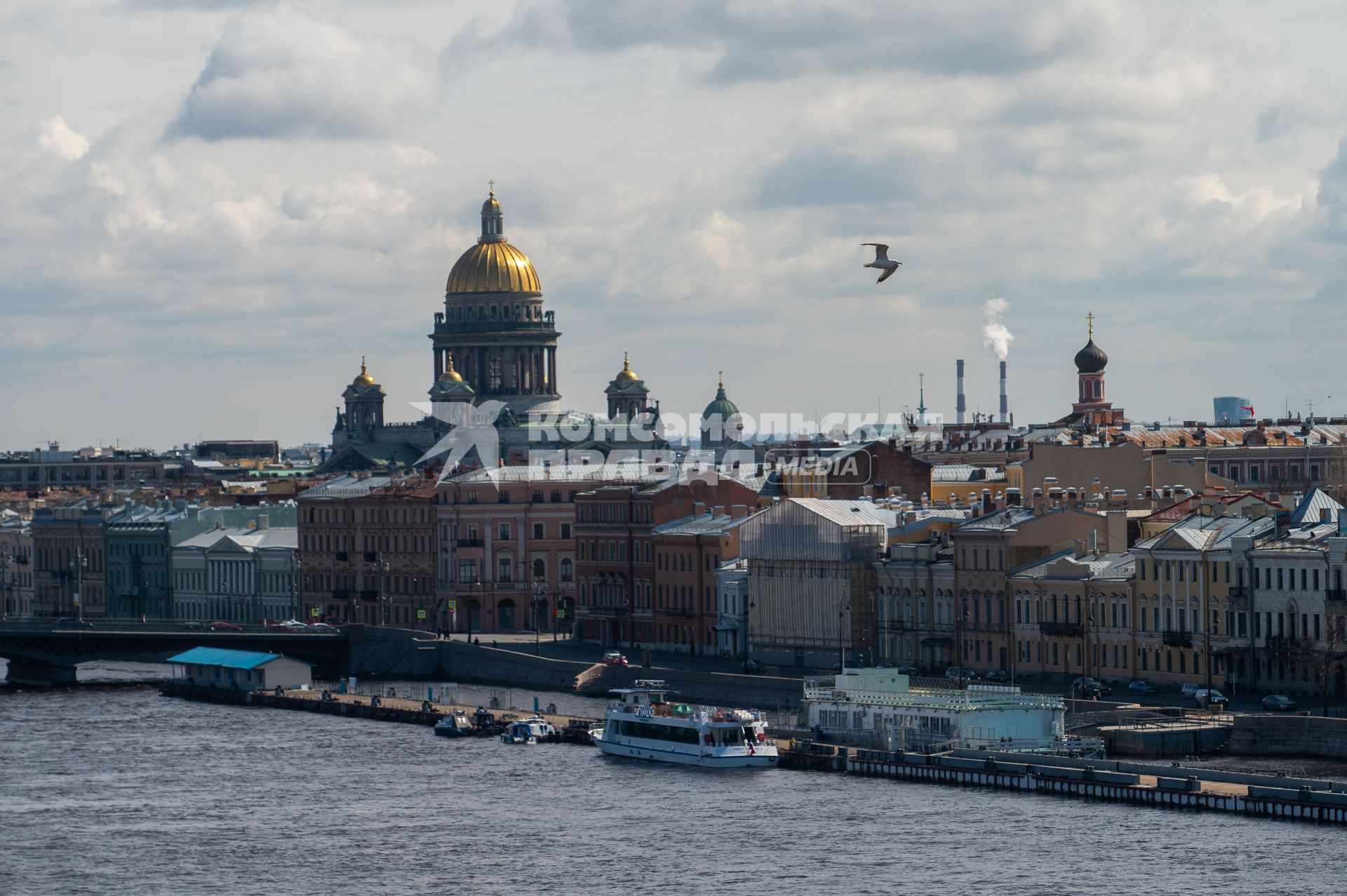 Санкт-Петербург. Вид на Исаакиевский собор.