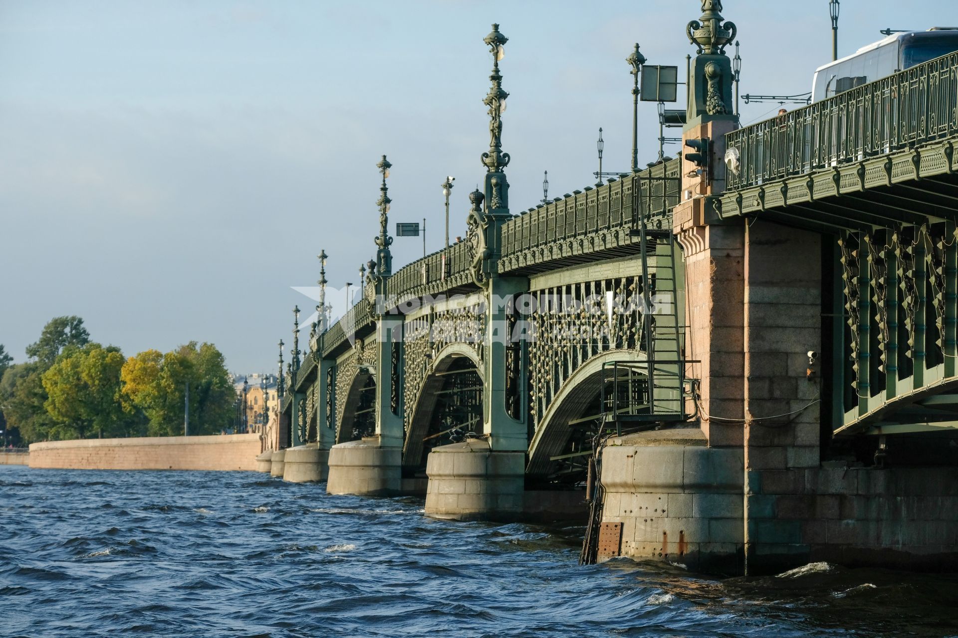 Санкт-Петербург. Вид на Троицкий мост.