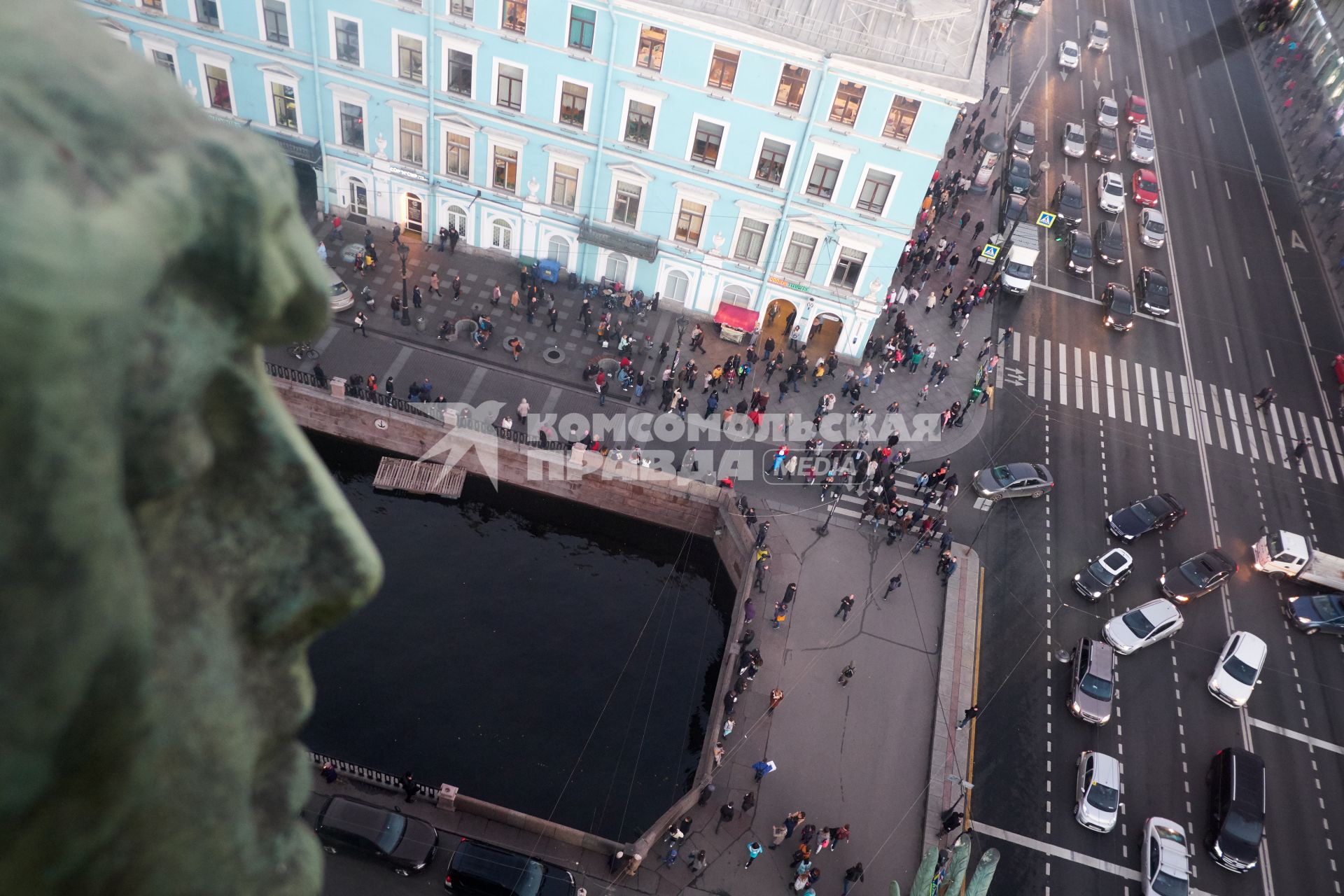 Санкт-Петербург. Вид сверху на Невский проспект.