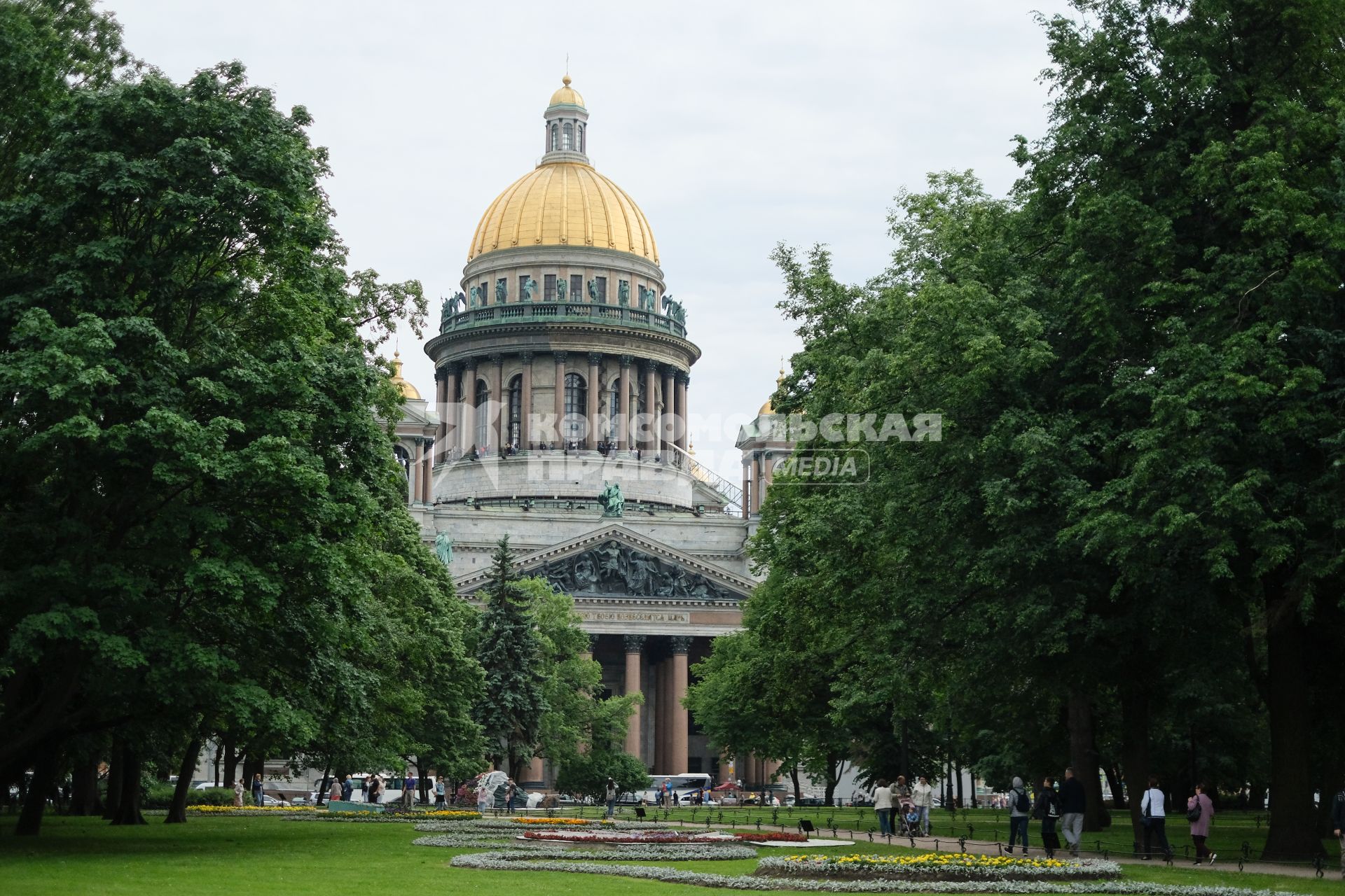 Санкт-Петербург. Вид на Исаакиевский собор.