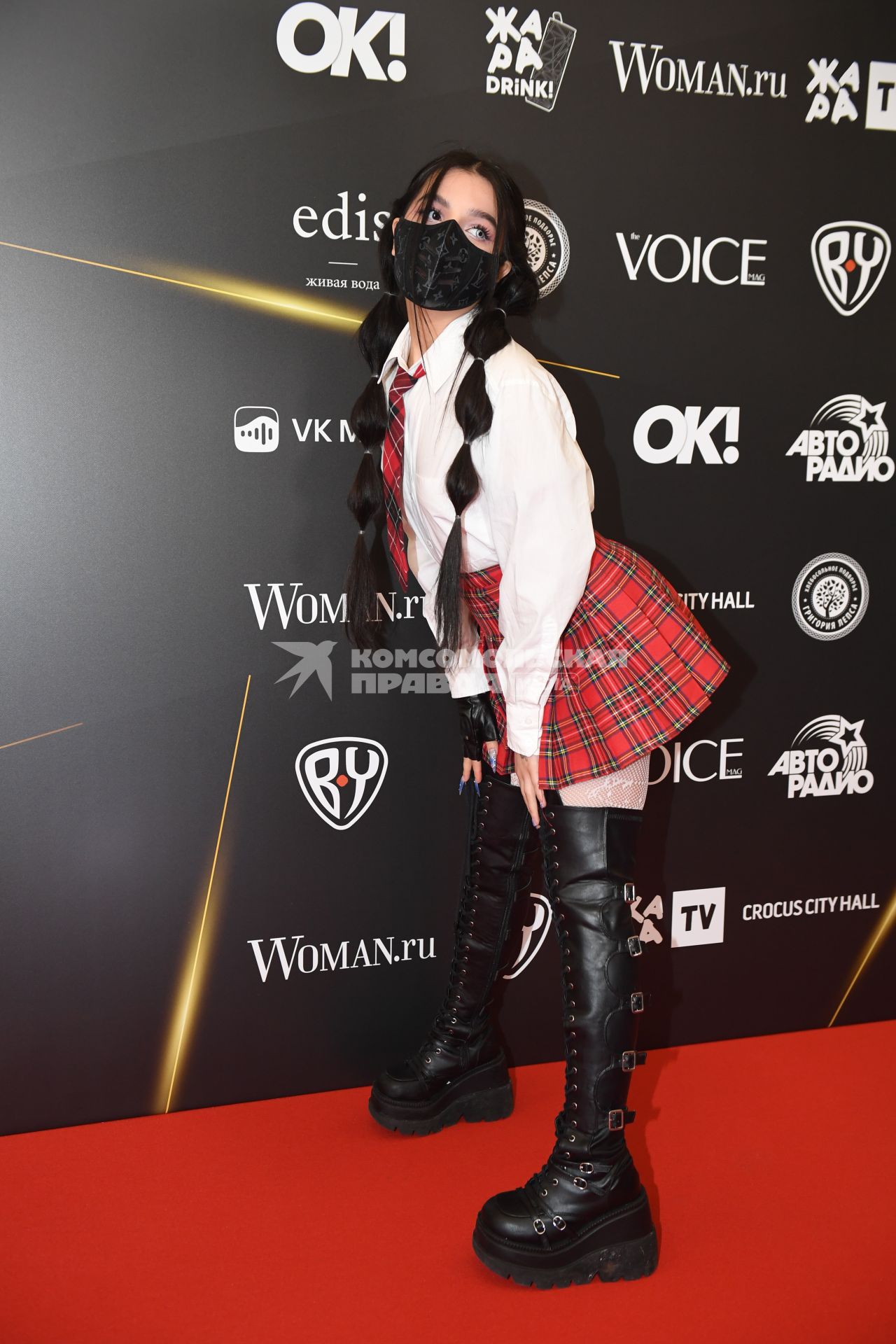 Москва. Певица Амина Tenderlybae на церемонии вручения музыкальной премии`Жара Music Awards` в концертном зале `Крокус Сити Холл`.