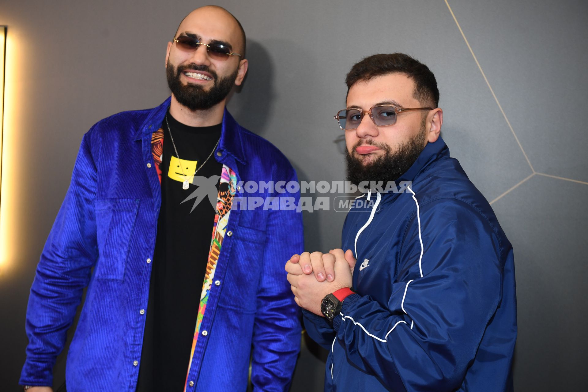 Москва. Рэп-дуэт HammAli & Navai на церемонии вручения музыкальной премии`Жара Music Awards` в концертном зале `Крокус Сити Холл`.