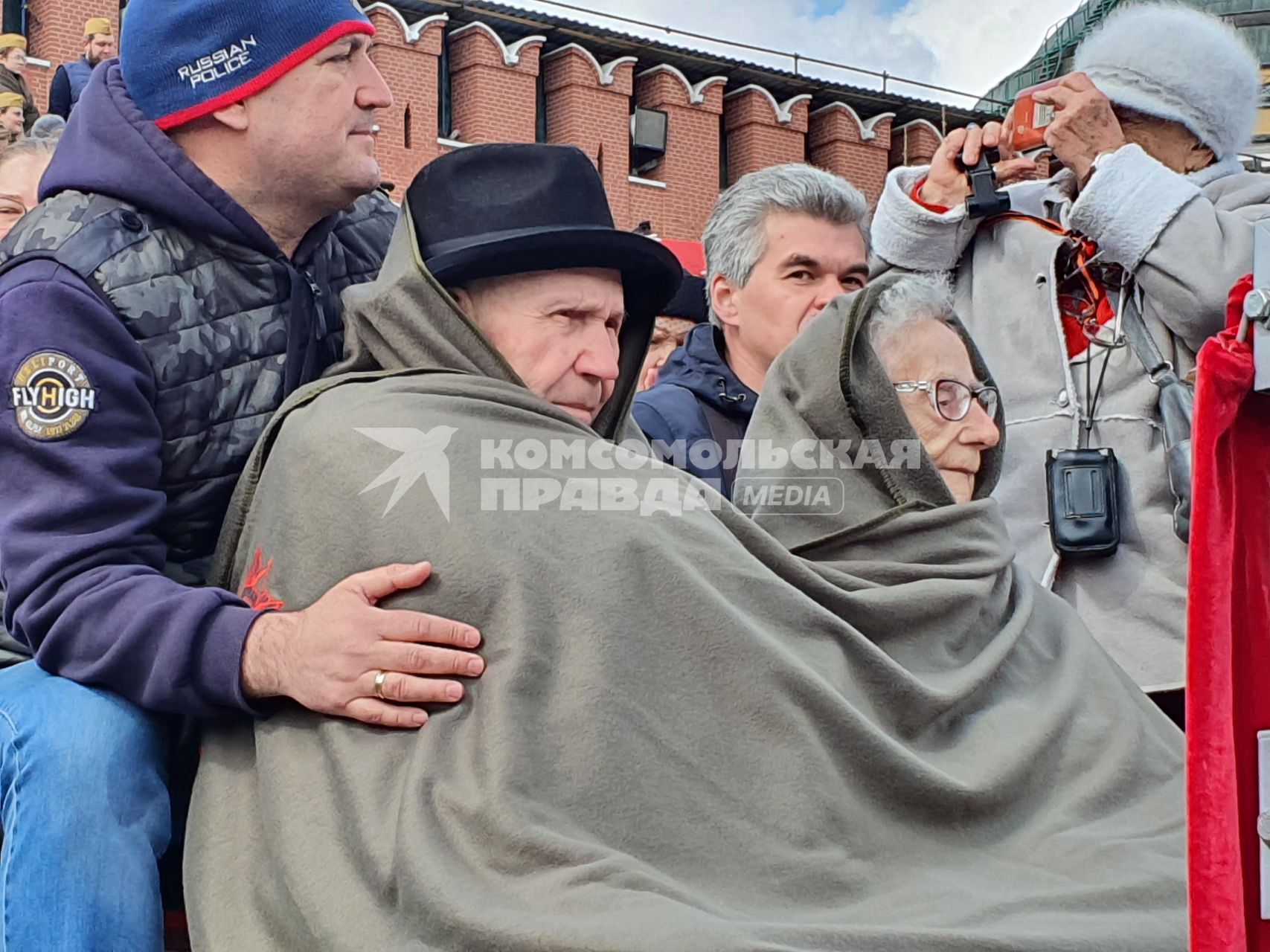 Москва. Ветераны ВОВ во время парада, посвященного 77-й годовщине Победы в Великой Отечественной войне.