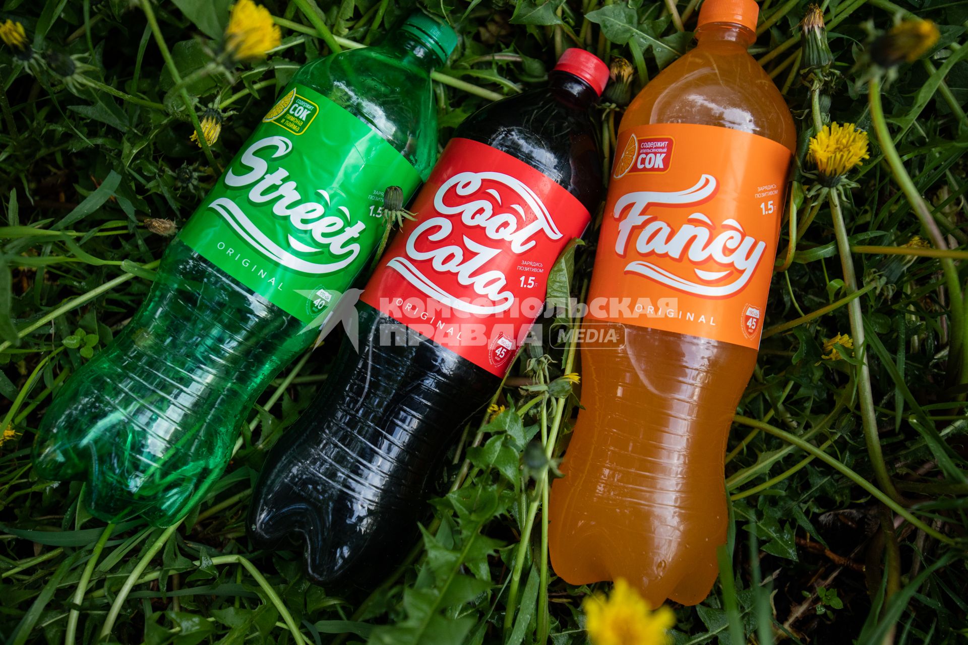 Москва. Аналоги сильногазированных напитков Coca-Cola, Fanta и Sprite под названием CoolCola, Fancy и Street.