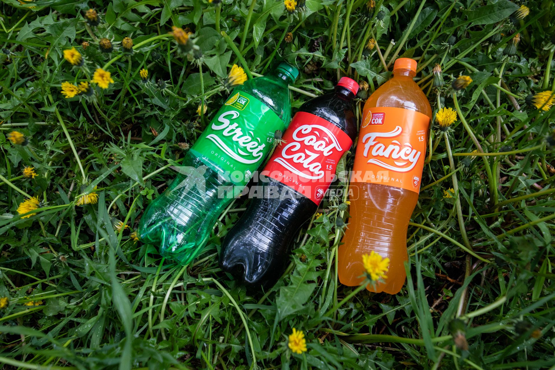 Москва. Аналоги сильногазированных напитков Coca-Cola, Fanta и Sprite под названием CoolCola, Fancy и Street.