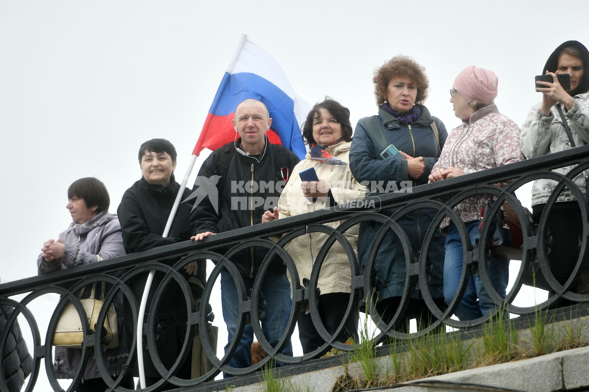 Екатеринбург. Выступление сводного тысячного хора музыкальных коллективов  \'Хором славим Россию и город!\' во время празднования Дня России