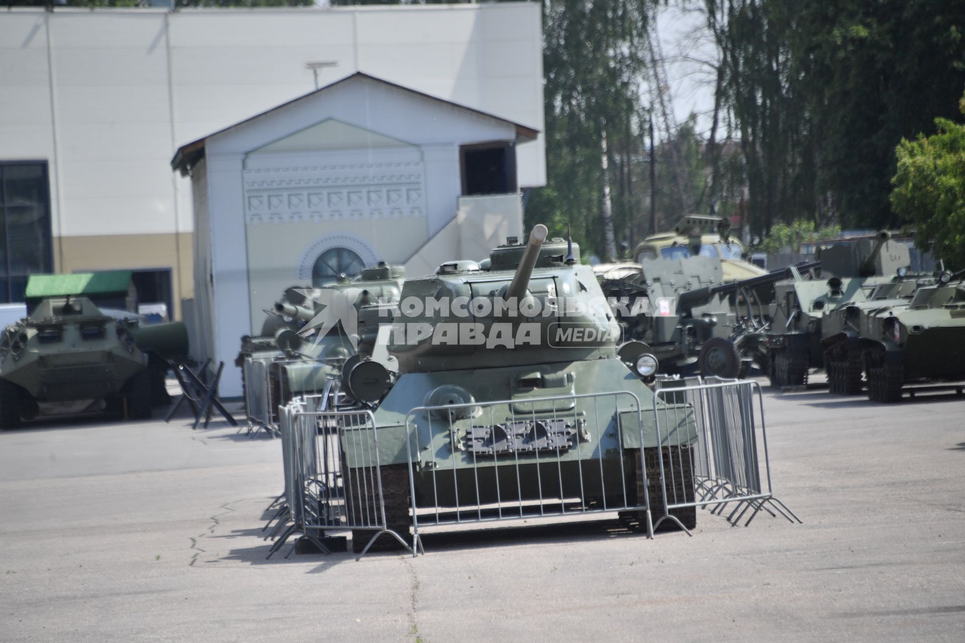 Московская область. Танк Т-34 на территории музея техники Вадима Задорожного.