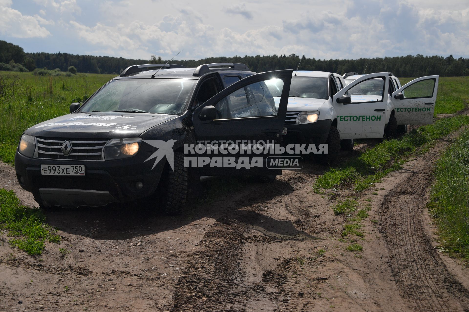 Московская область. Автомобили участников автопробега КП `Летняя перезагрузка`.