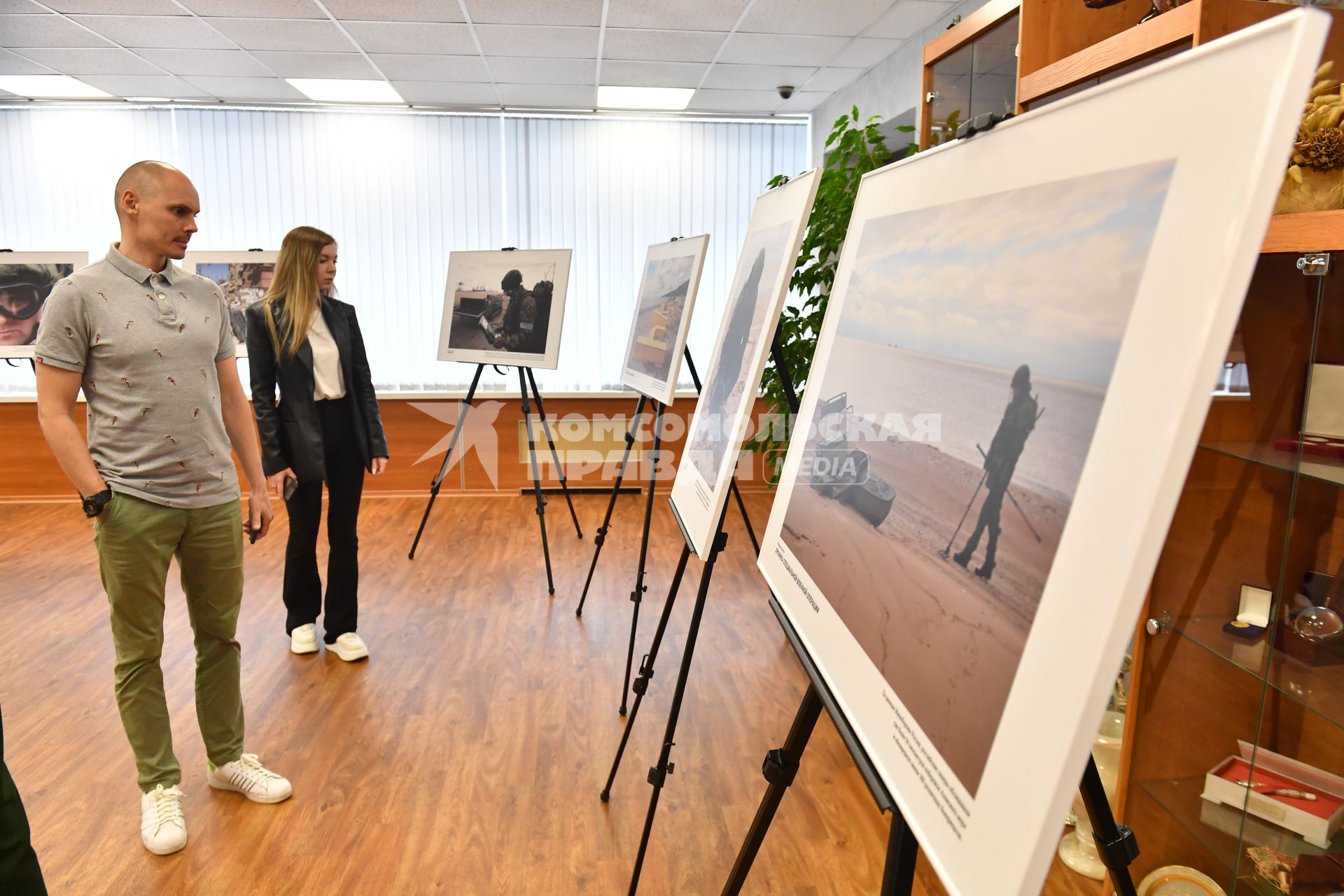 Москва. Открытие фотовыставки фотокорреспондента `Российской газеты` (РГ) Владимира Аносова `Донбасс-2022`в медиацентре РГ.