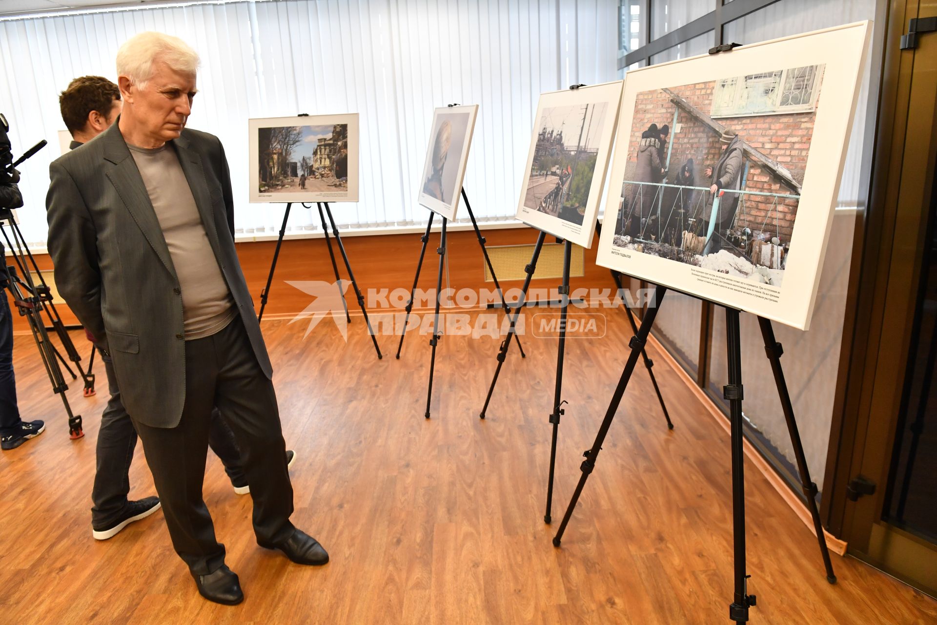 Москва. Открытие фотовыставки фотокорреспондента `Российской газеты` (РГ) Владимира Аносова `Донбасс-2022`в медиацентре РГ.