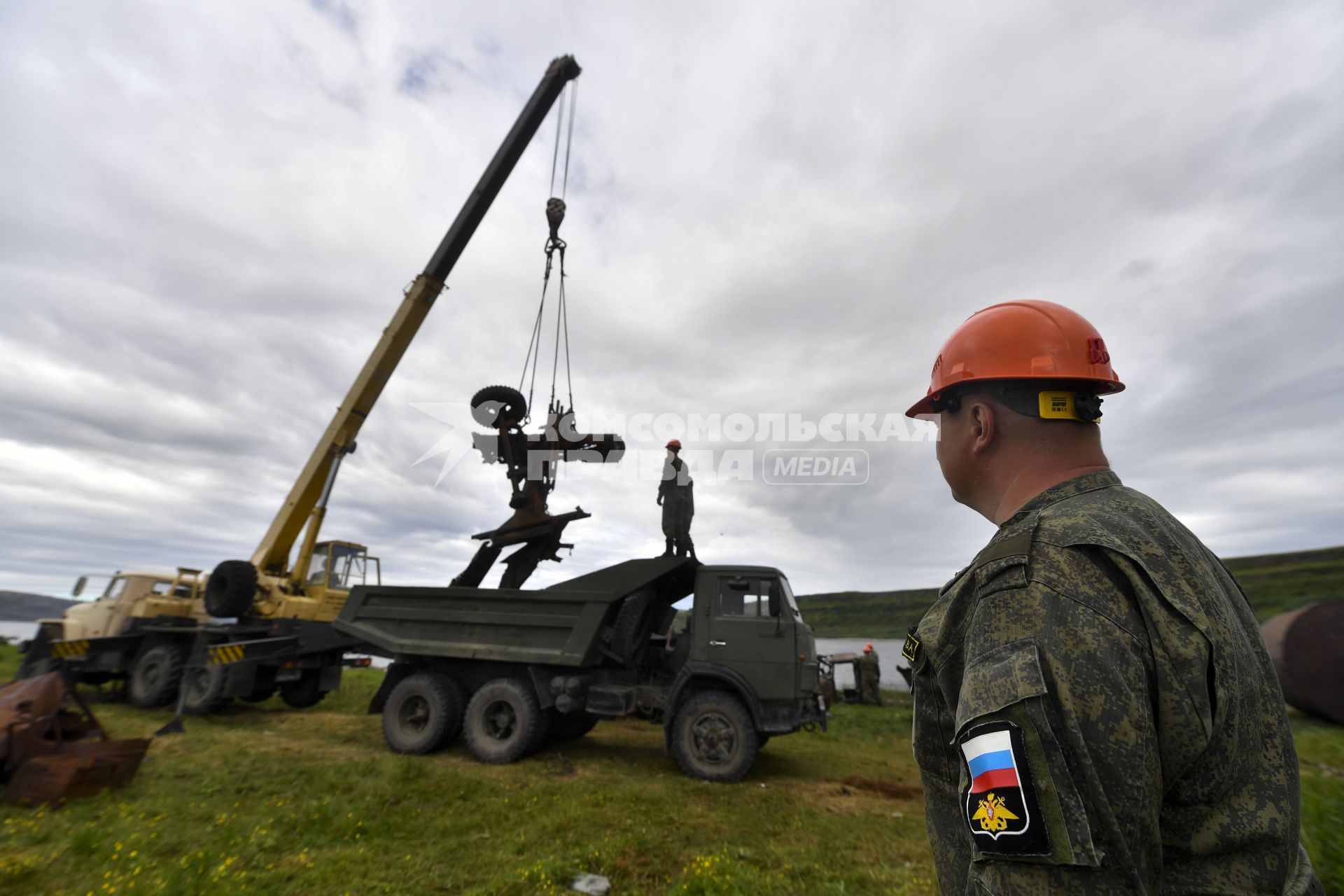 Мурманская область. о.Кильдин. Военнослужащие экологического взвода министерства обороны РФ проводят работы по очистке Арктической зоны от техногенного загрязнения в рамках специальной экспедиции РГО и минобороны РФ.