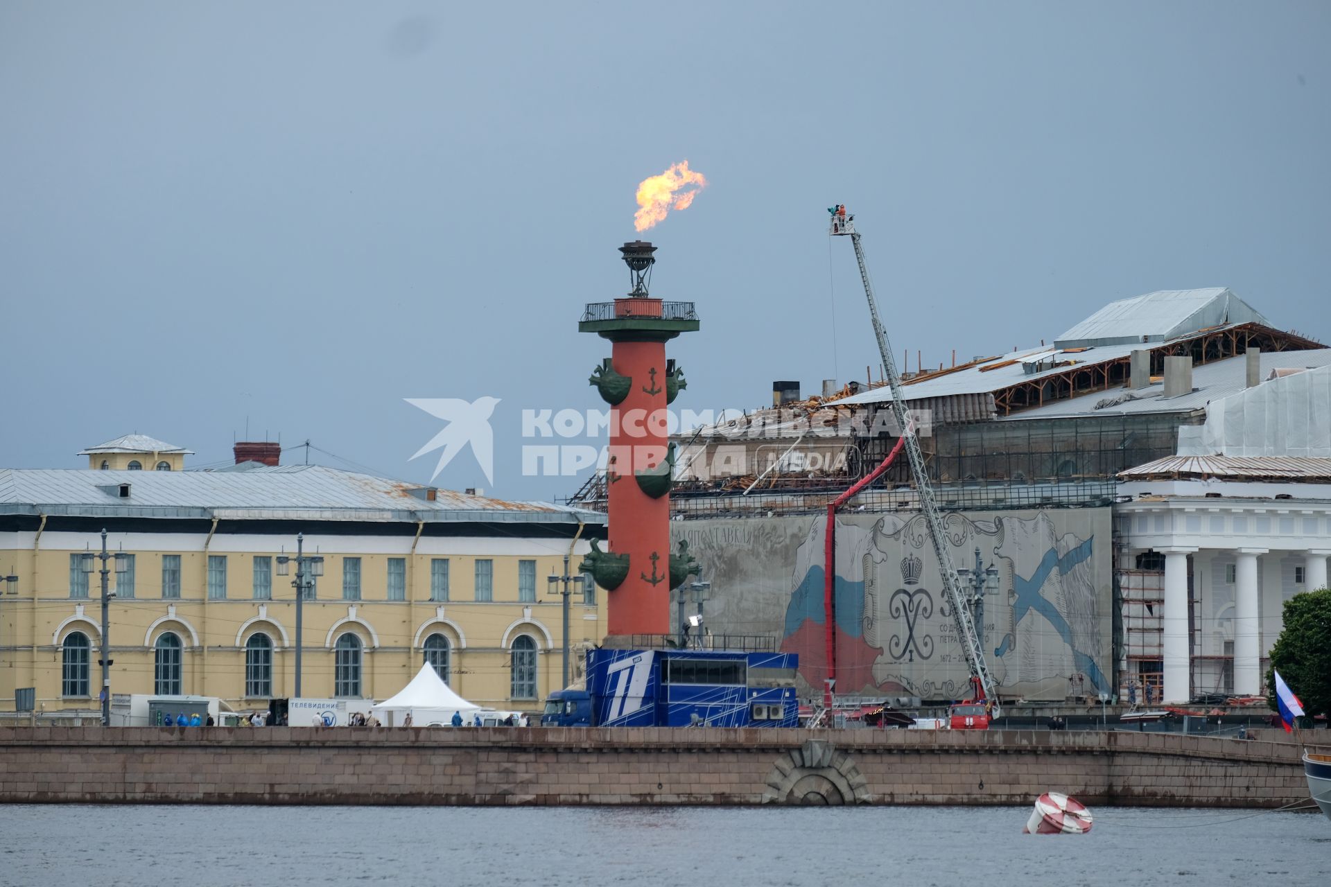 Санкт-Петербург. Ростральная колонна.